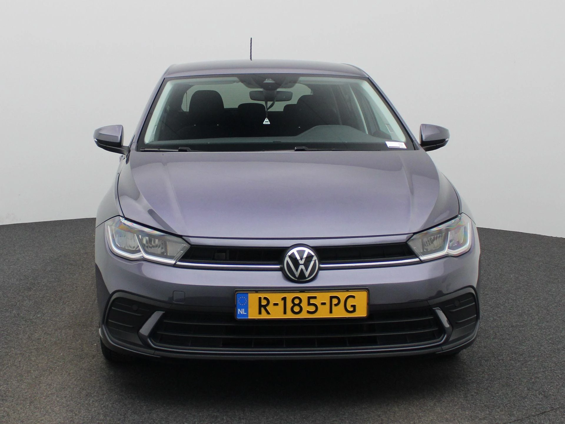 Volkswagen-Polo-image-2
