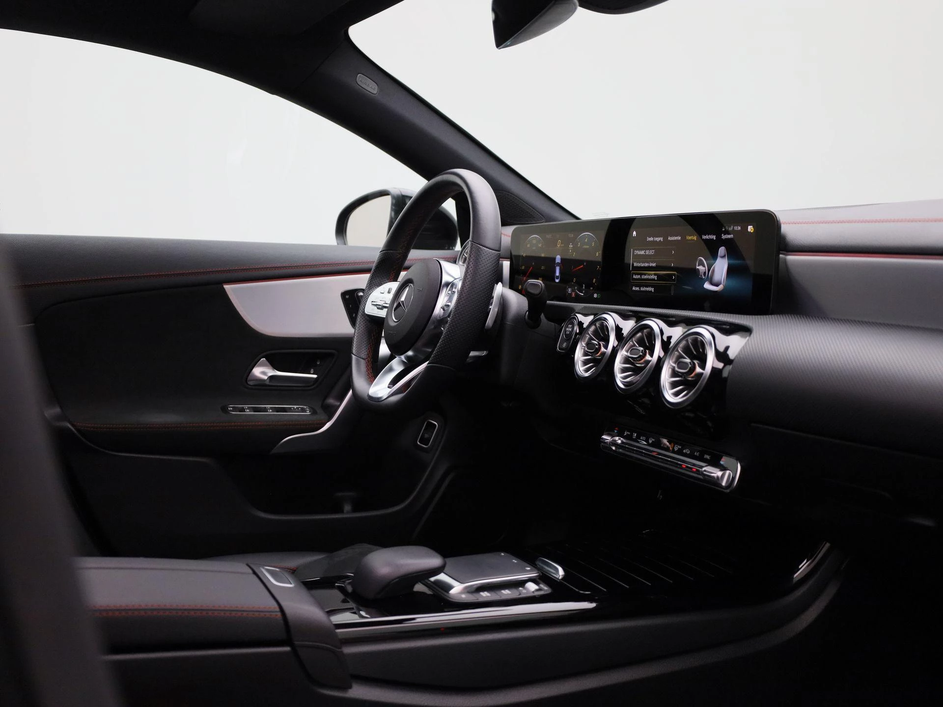 Mercedes-Benz-CLA-image-36