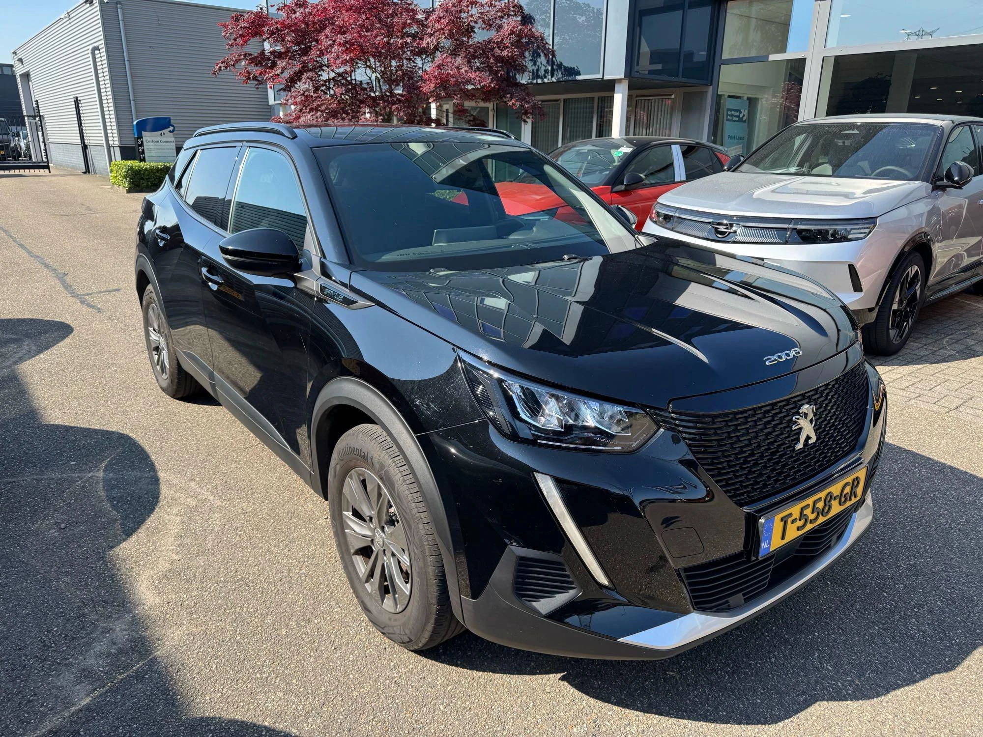 Peugeot-e-2008-image-6