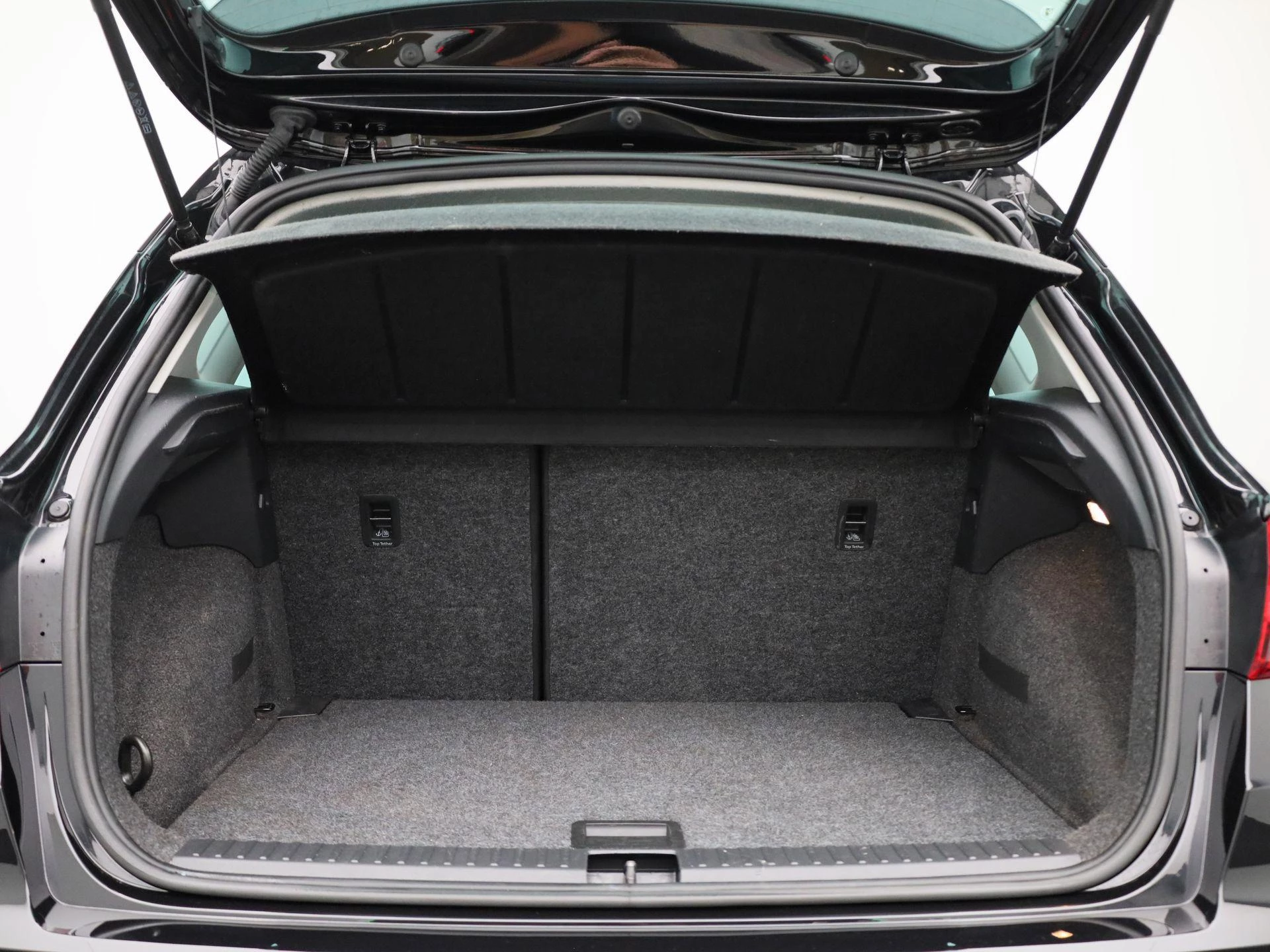 SEAT-Arona-image-13