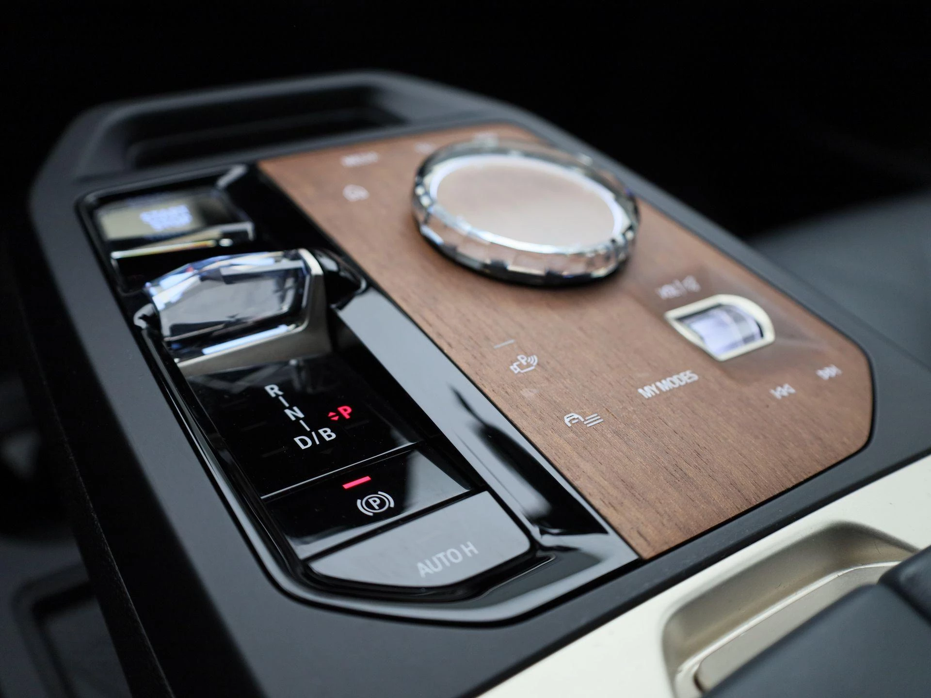 BMW-iX-image-19