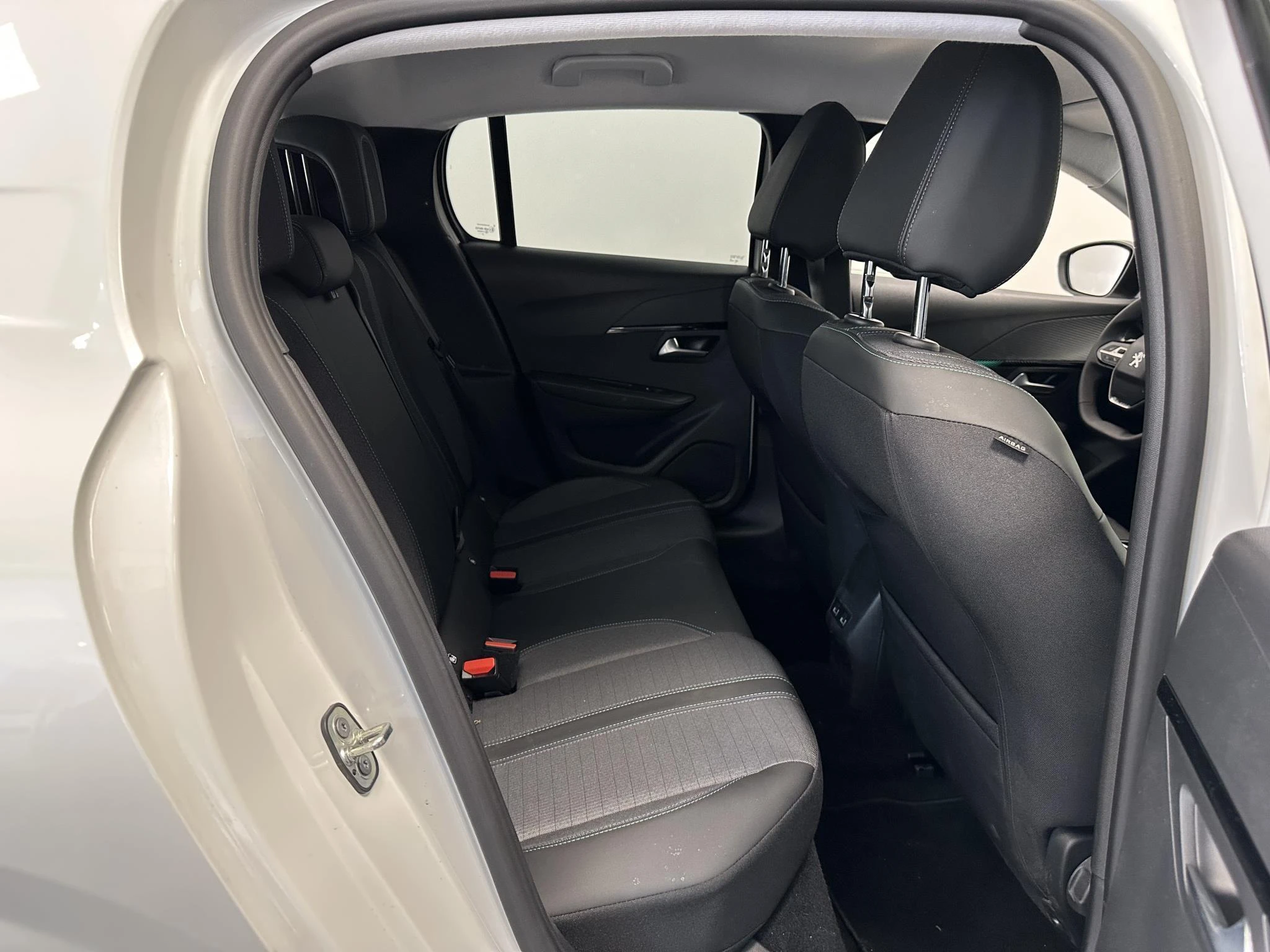 Peugeot-208-image-7