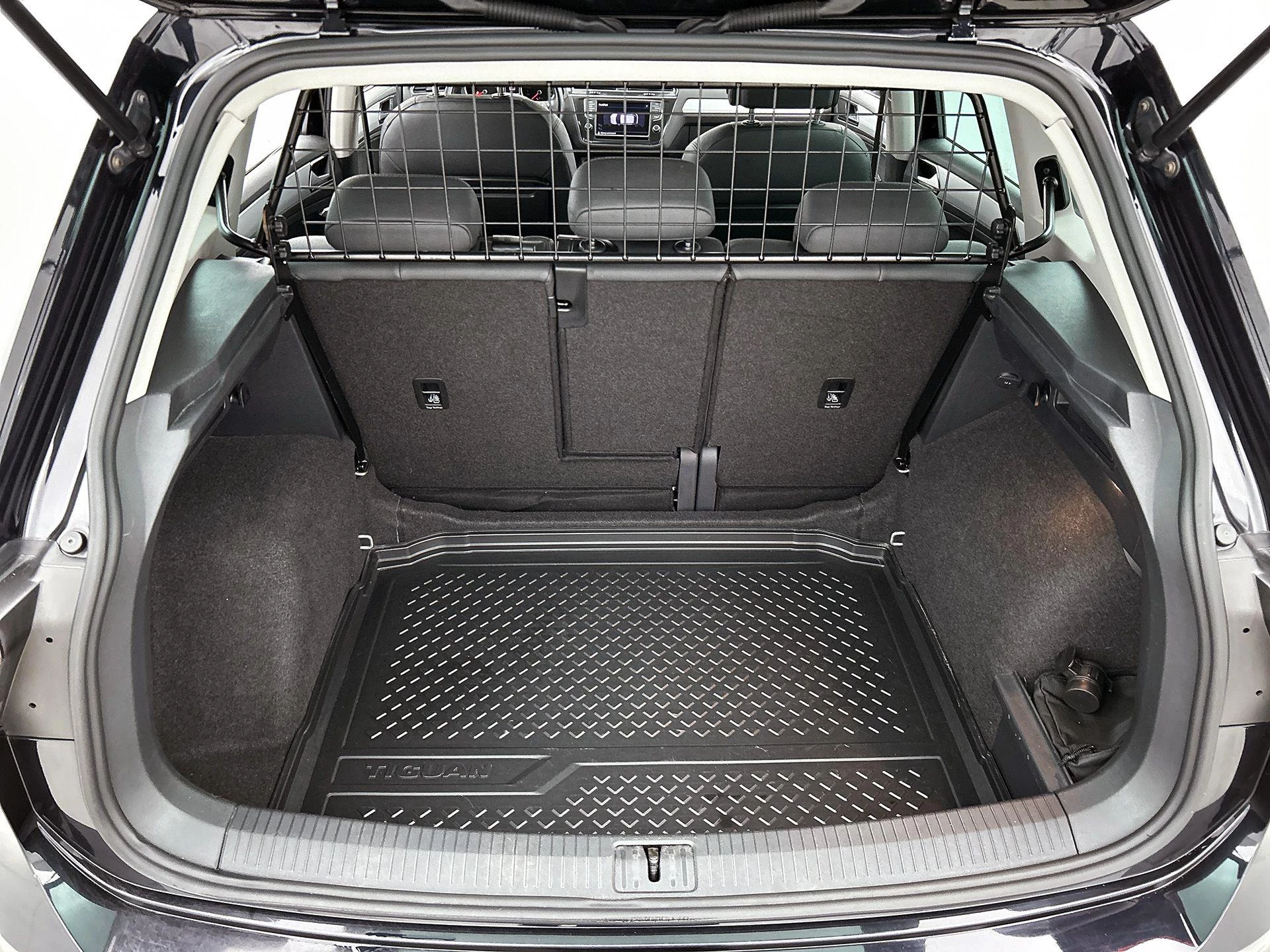 Volkswagen-Tiguan-image-14