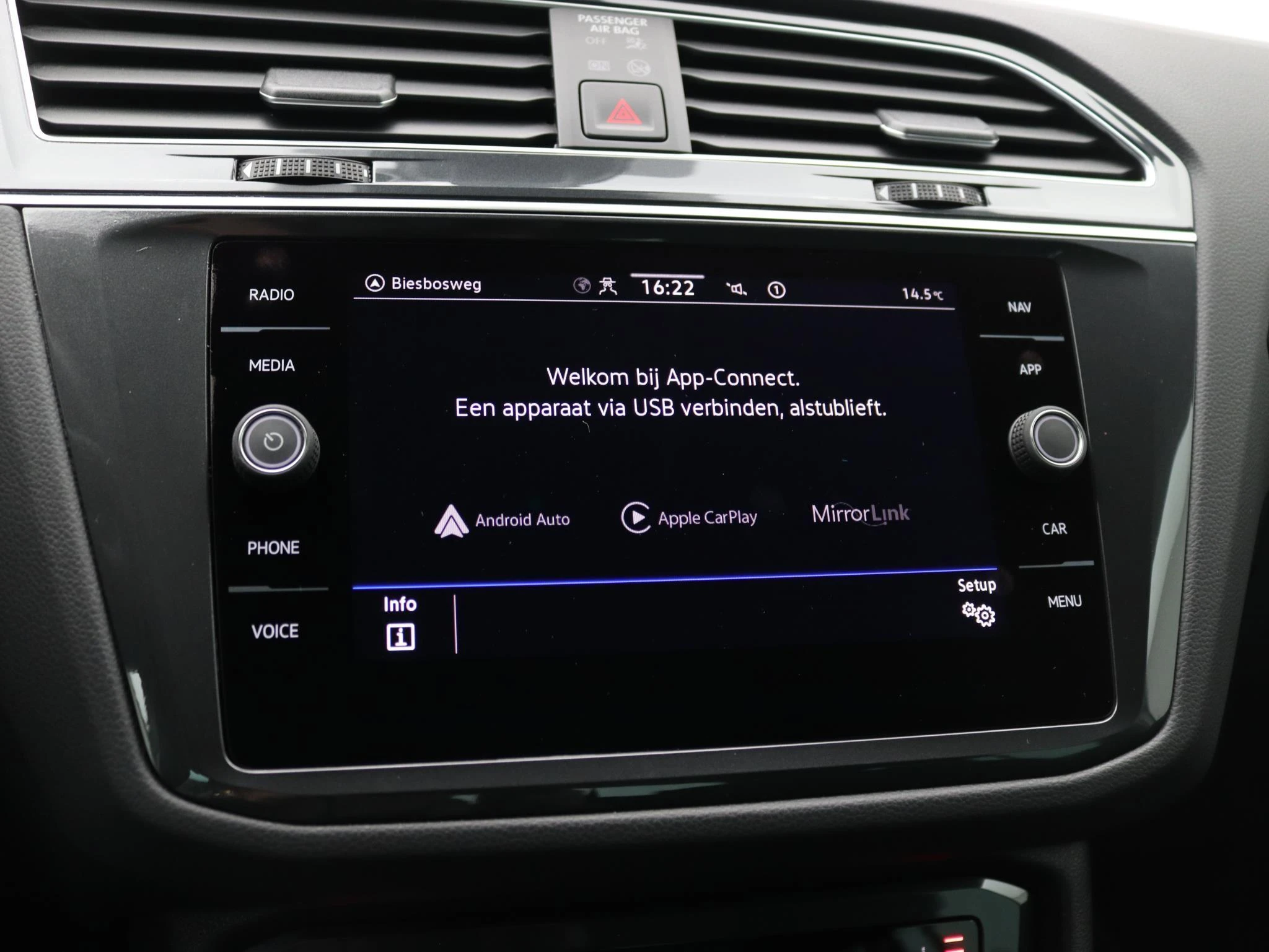 Volkswagen-Tiguan-image-30