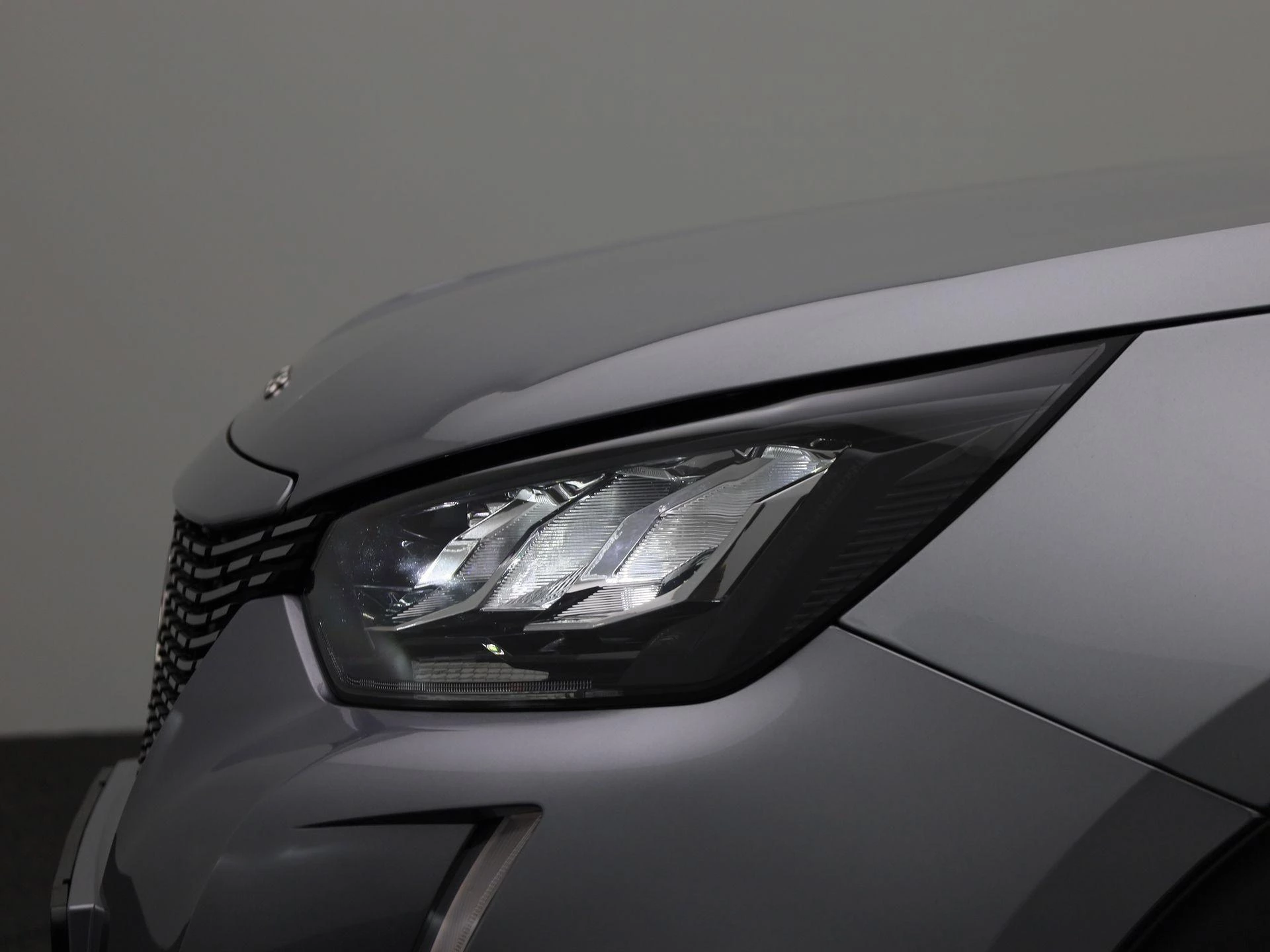 Peugeot-e-2008-image-14