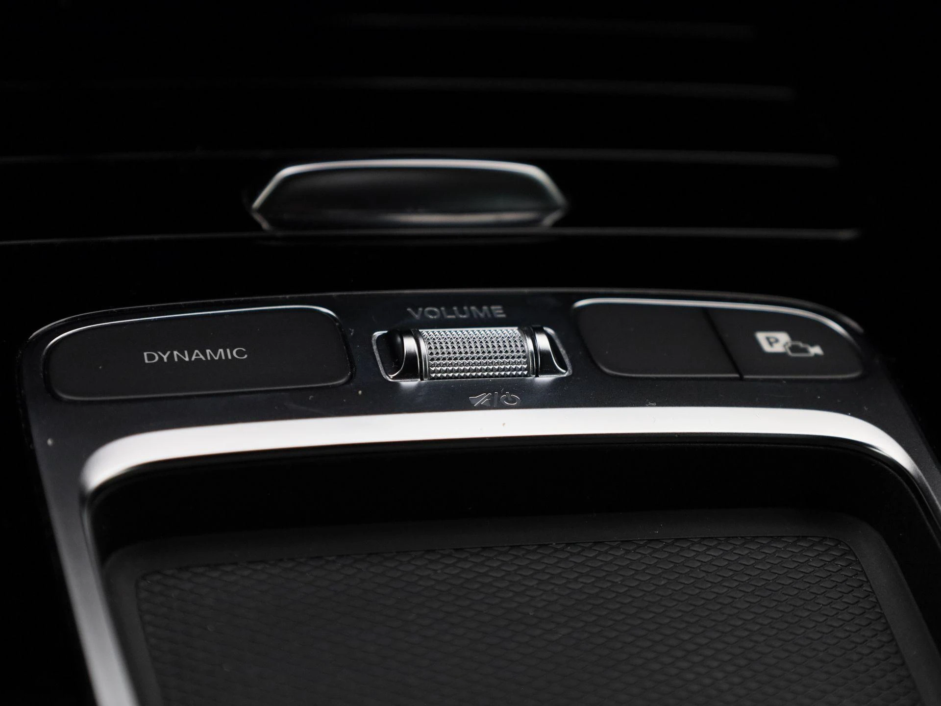 Mercedes-Benz-CLA-image-20