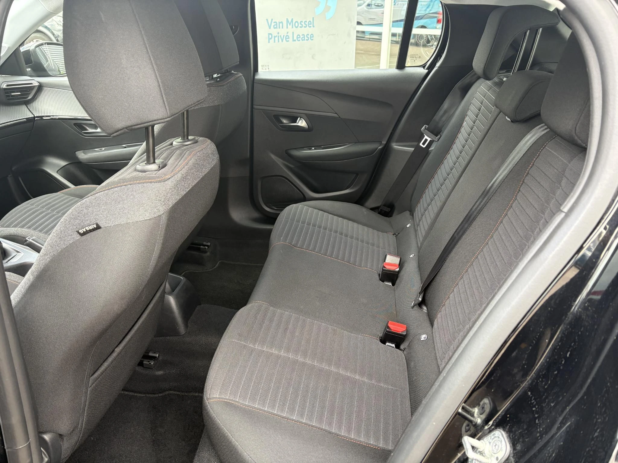 Peugeot-208-image-17