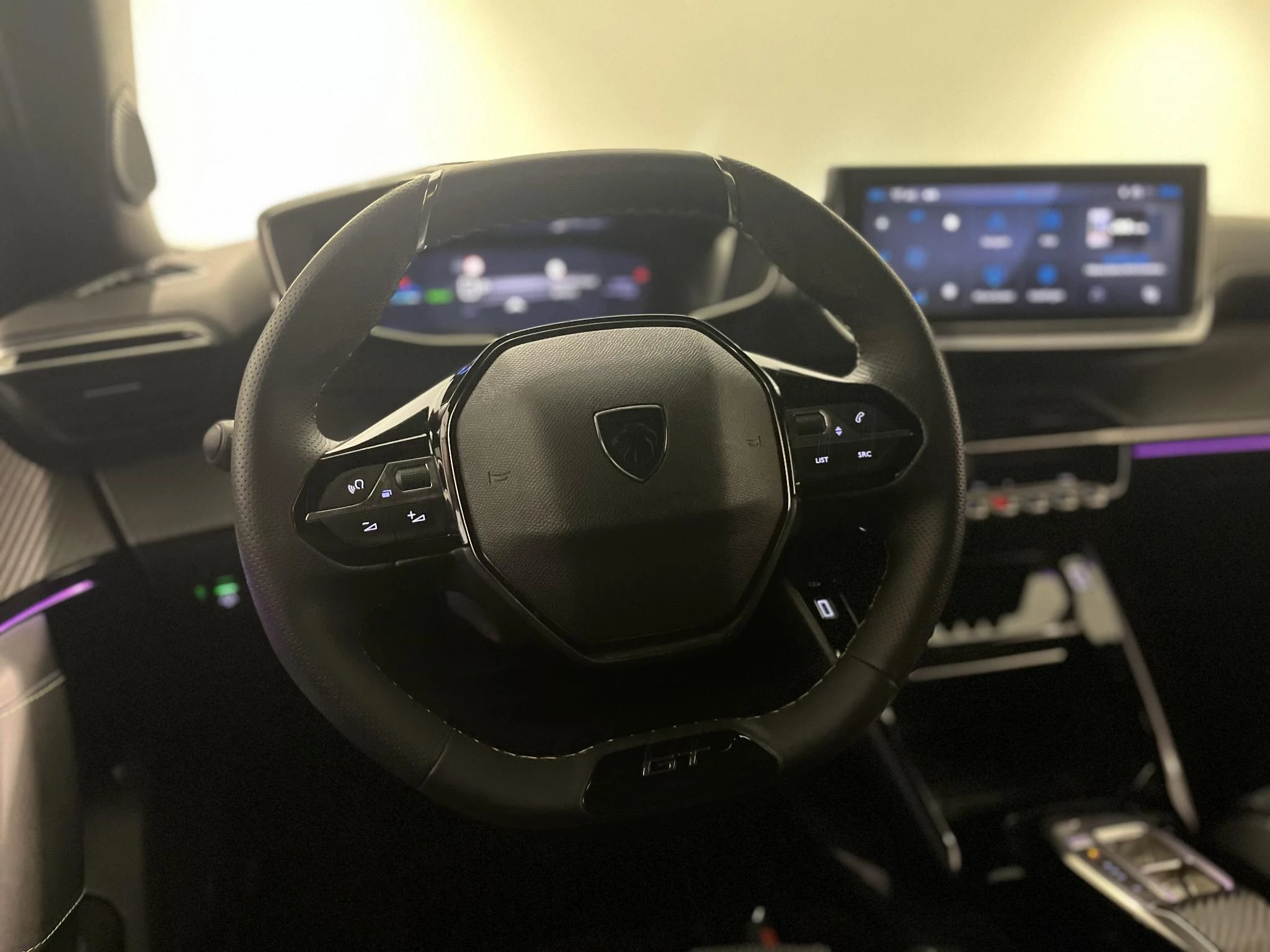 Peugeot-e-2008-image-5