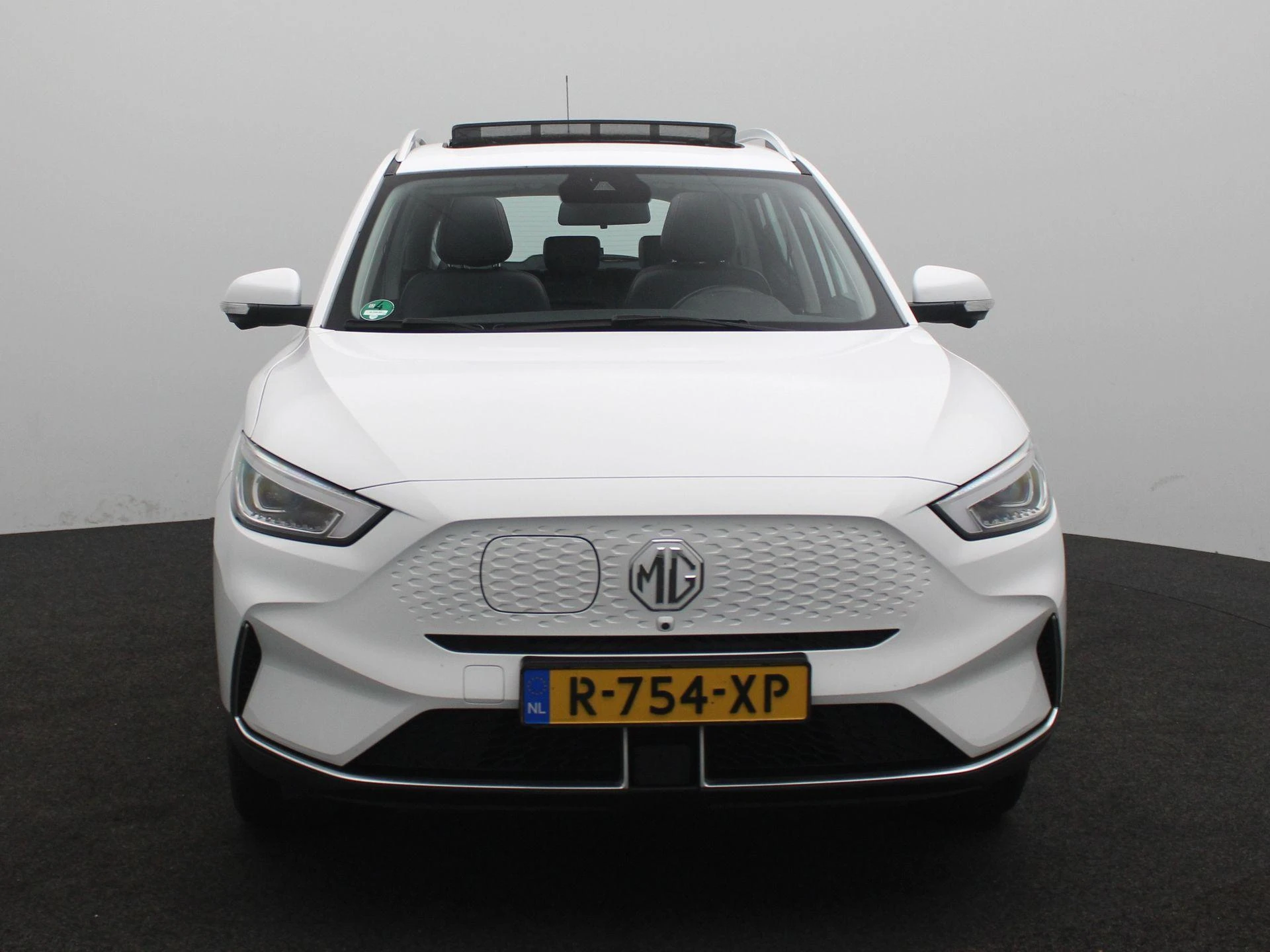 MG-ZS EV-image-1