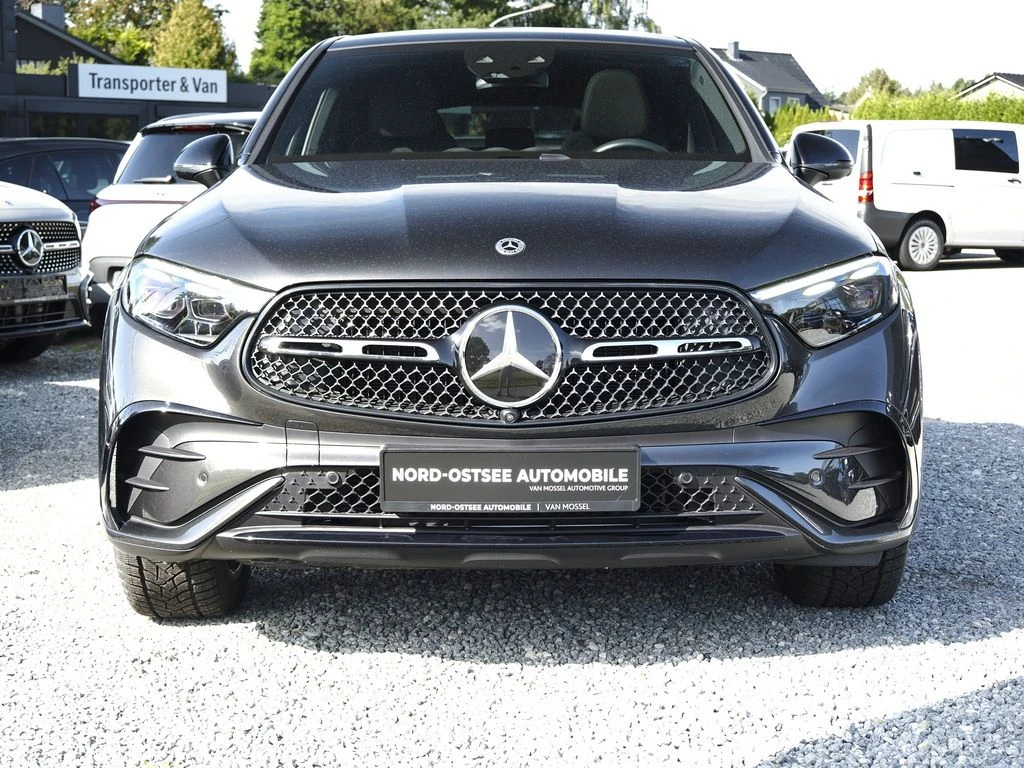 Mercedes-Benz-GLC 220 d-image-3
