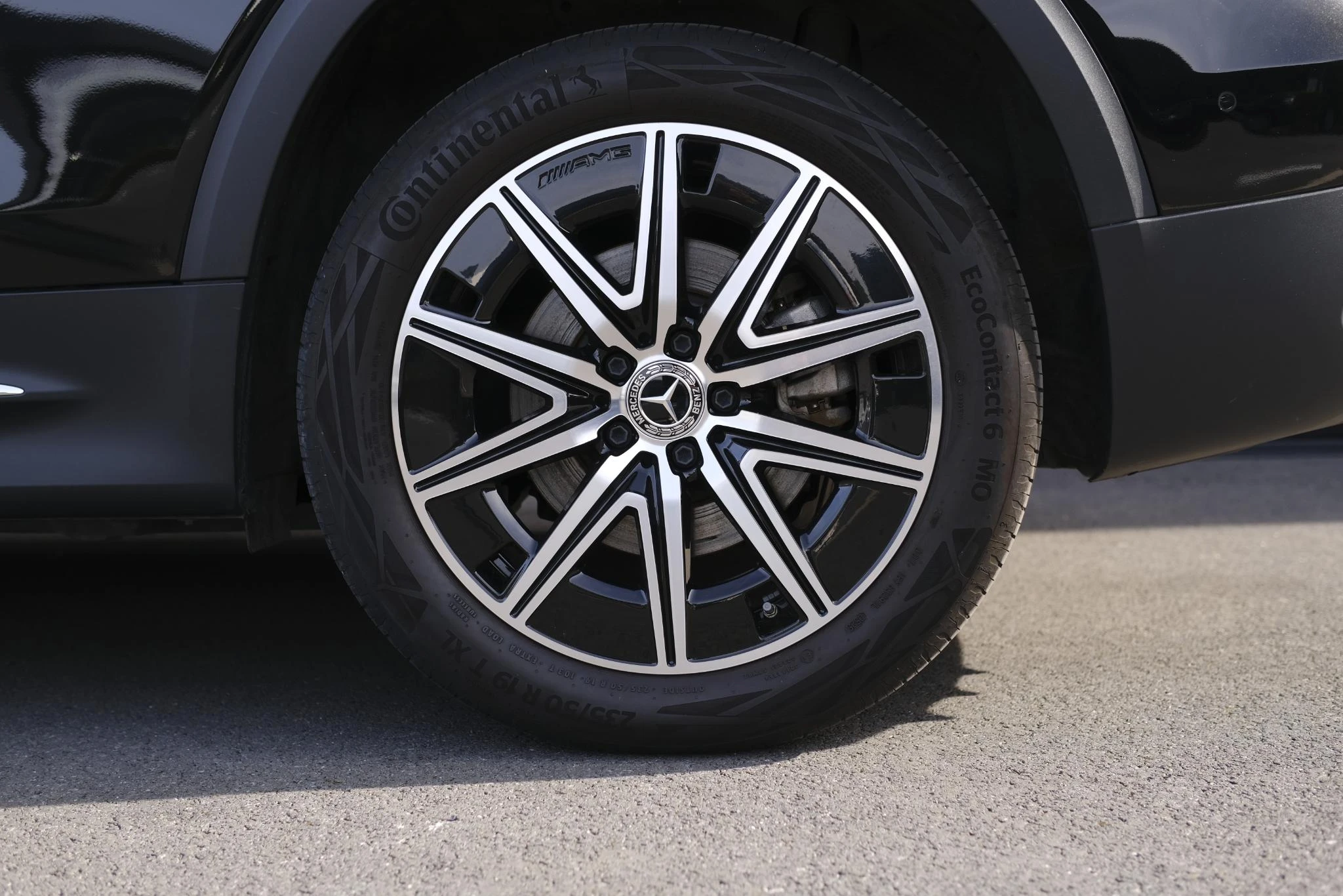 Mercedes-Benz-EQB-image-29