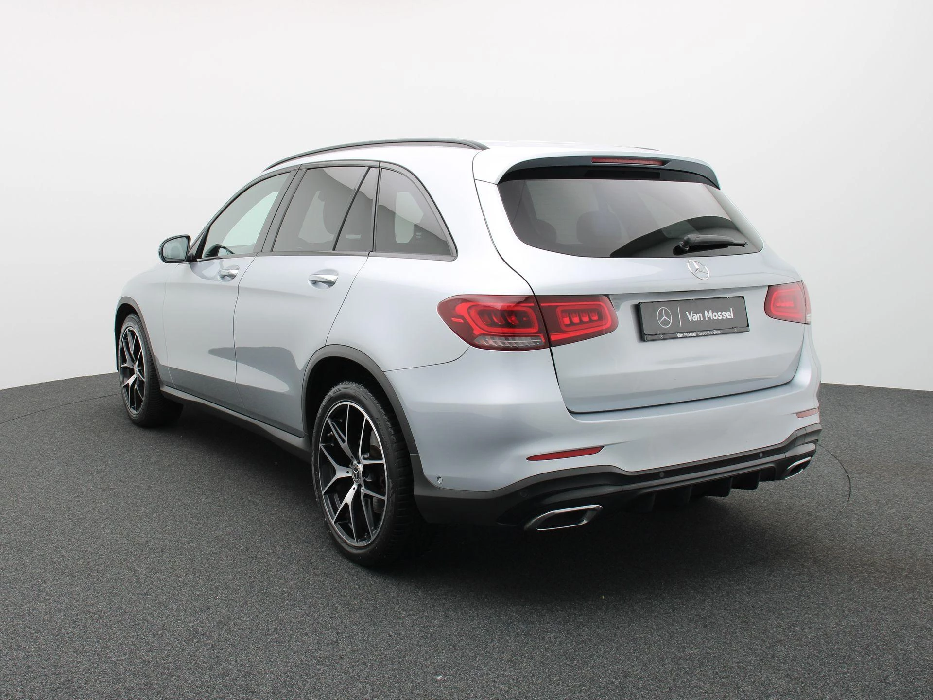 Mercedes-Benz GLC 200 d AMG LINE + CARPLAY + BURMESTER + PANO DAK +
