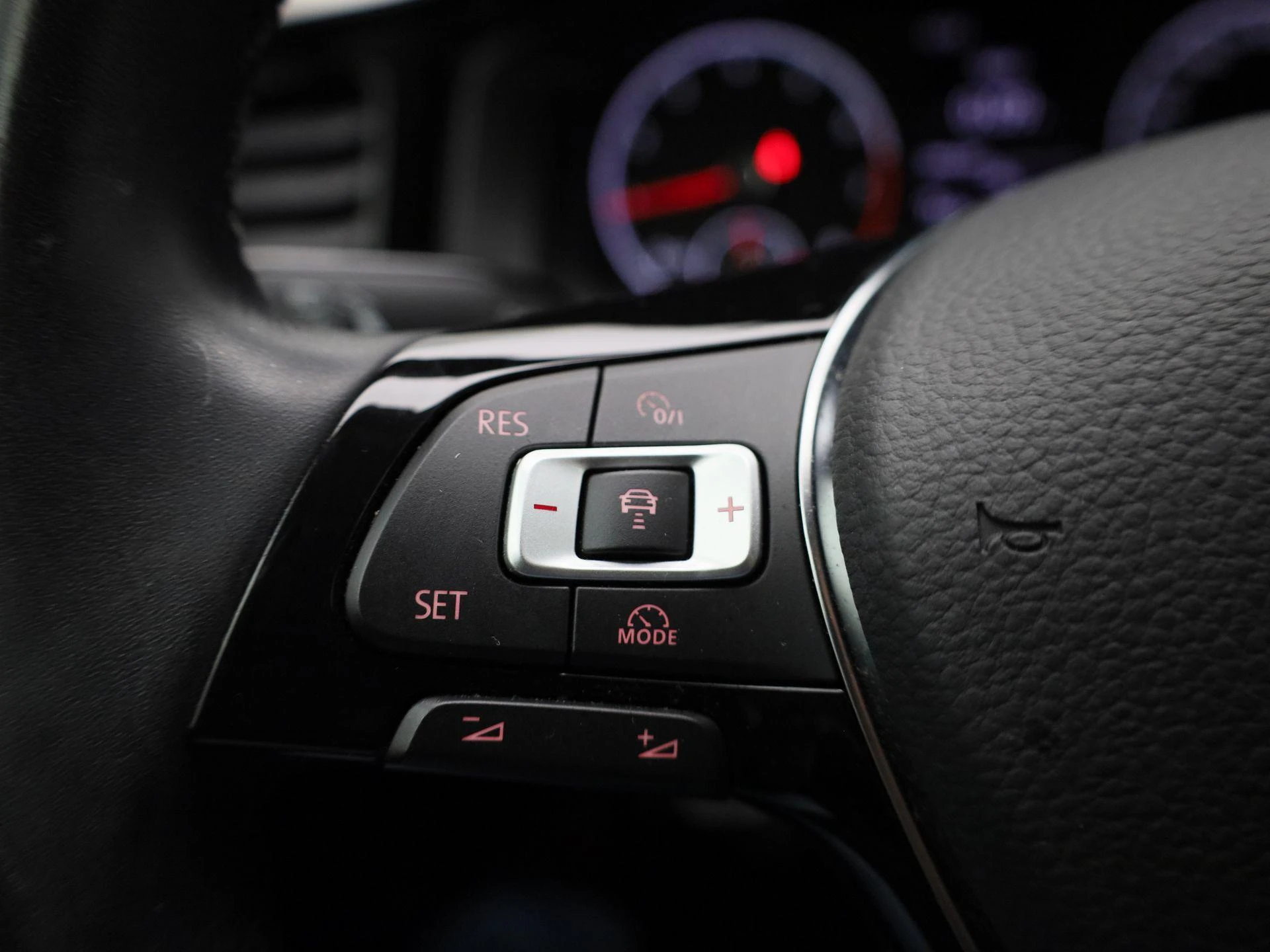 Volkswagen-Polo-image-17