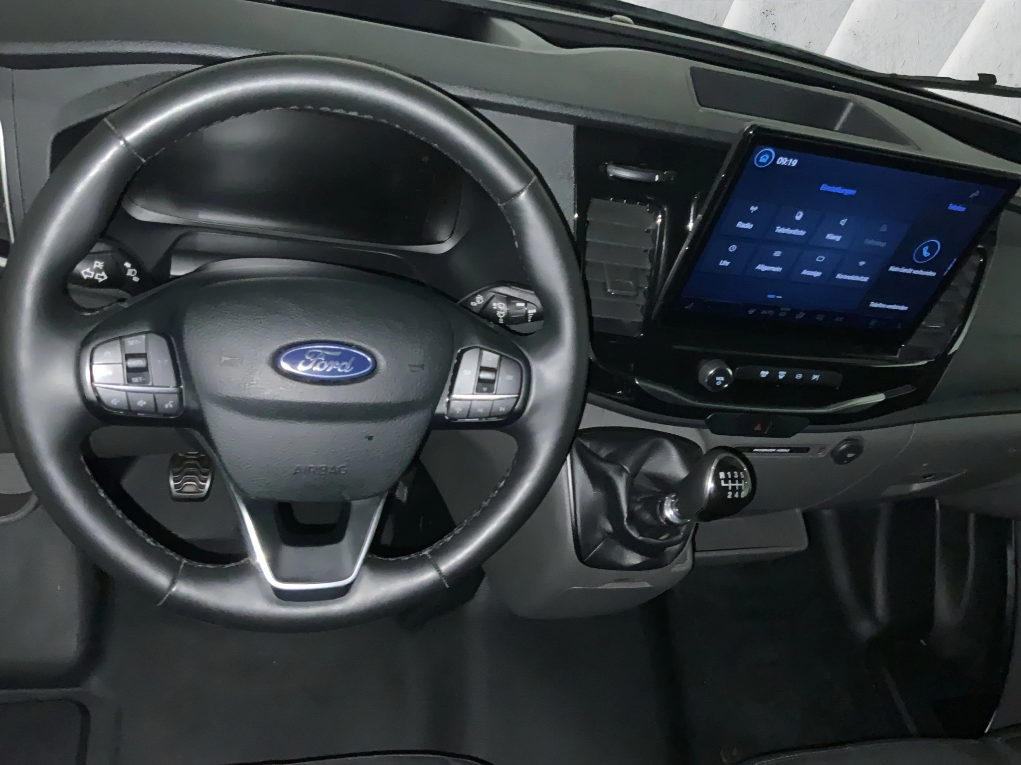 Ford-Transit-image-2