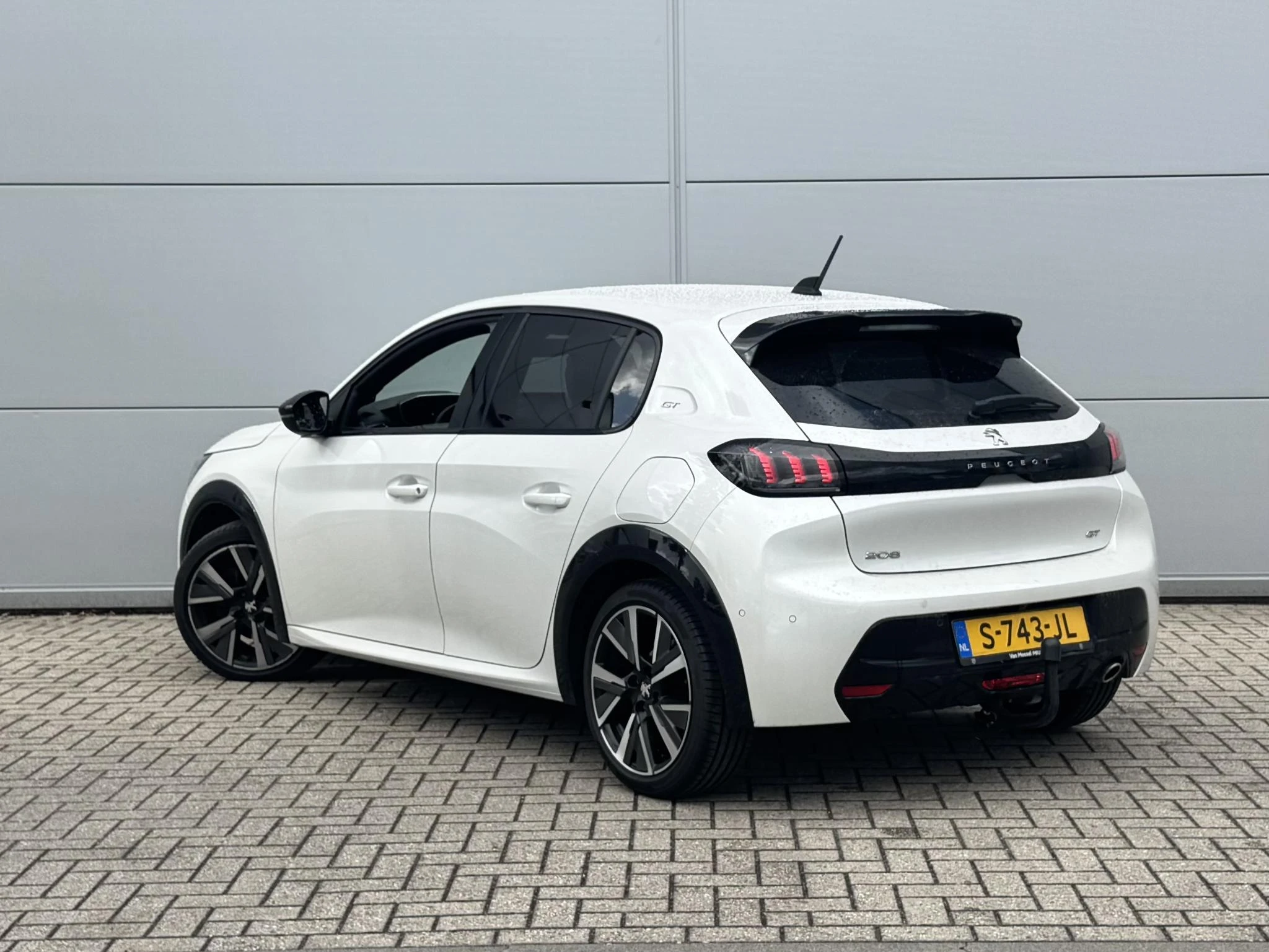 Peugeot-208-image-3