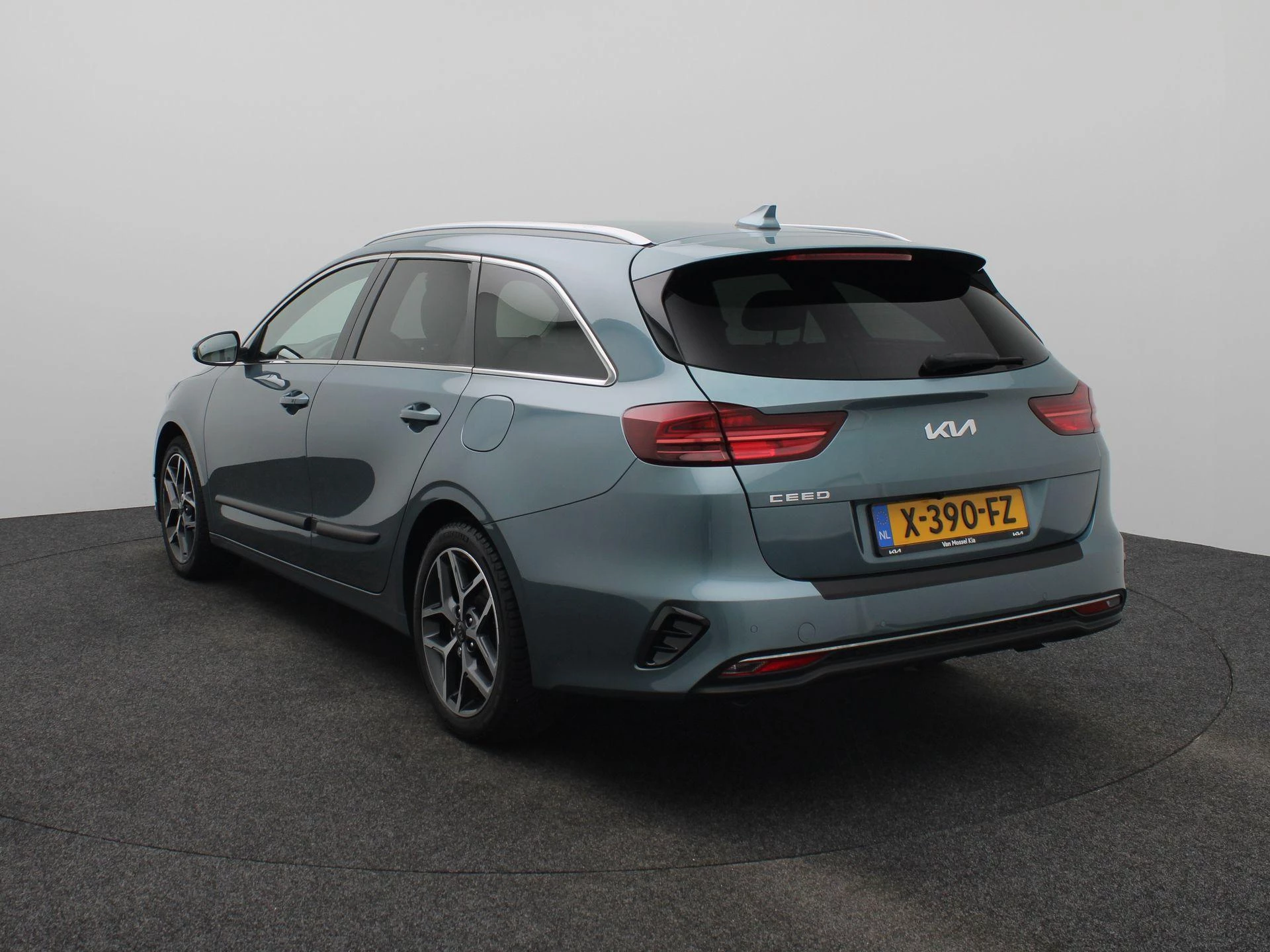 Kia-Ceed Sportswagon-image-3