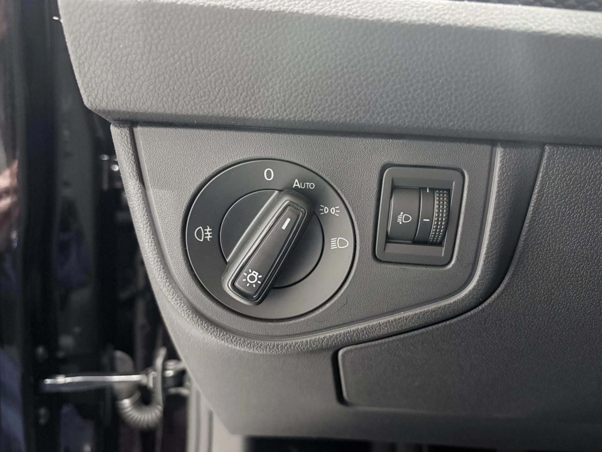 Volkswagen-Polo-image-14