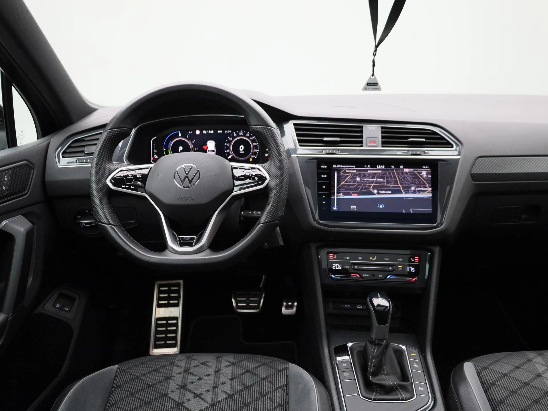 Volkswagen-Tiguan-image-6