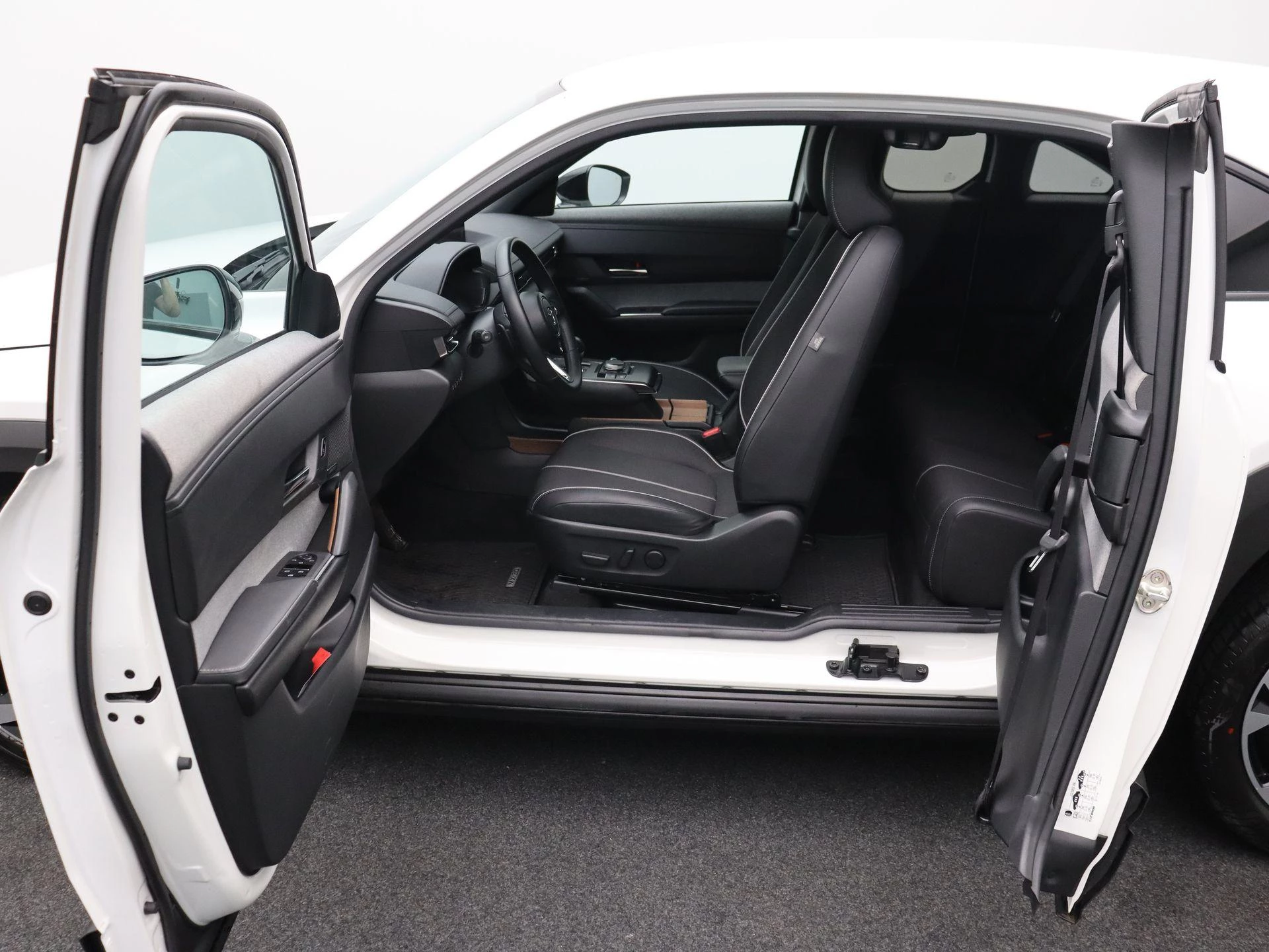 Mazda MX-30 e-SKYACTIV R-EV 166 pk Makoto