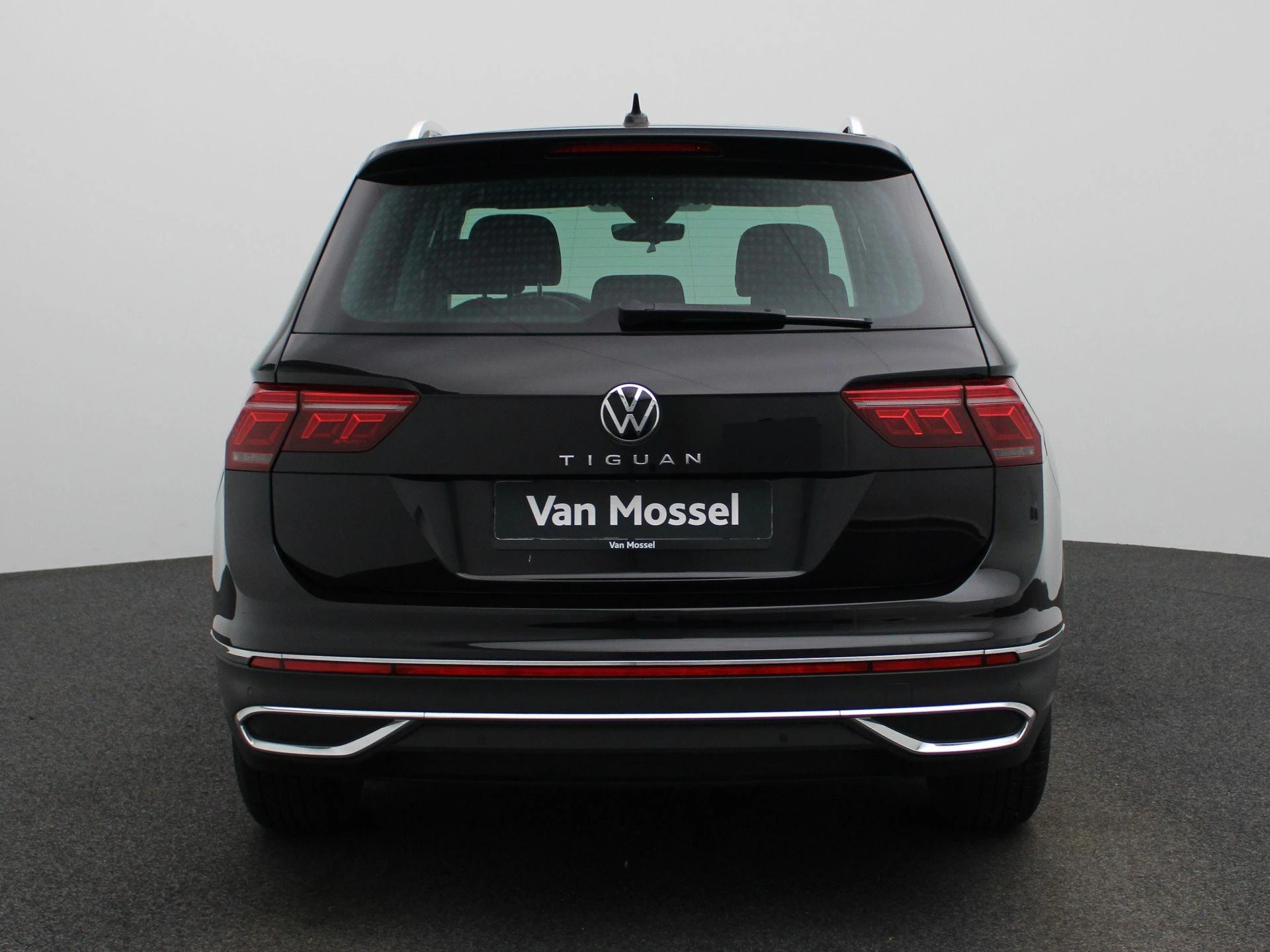 Volkswagen-Tiguan-image-4