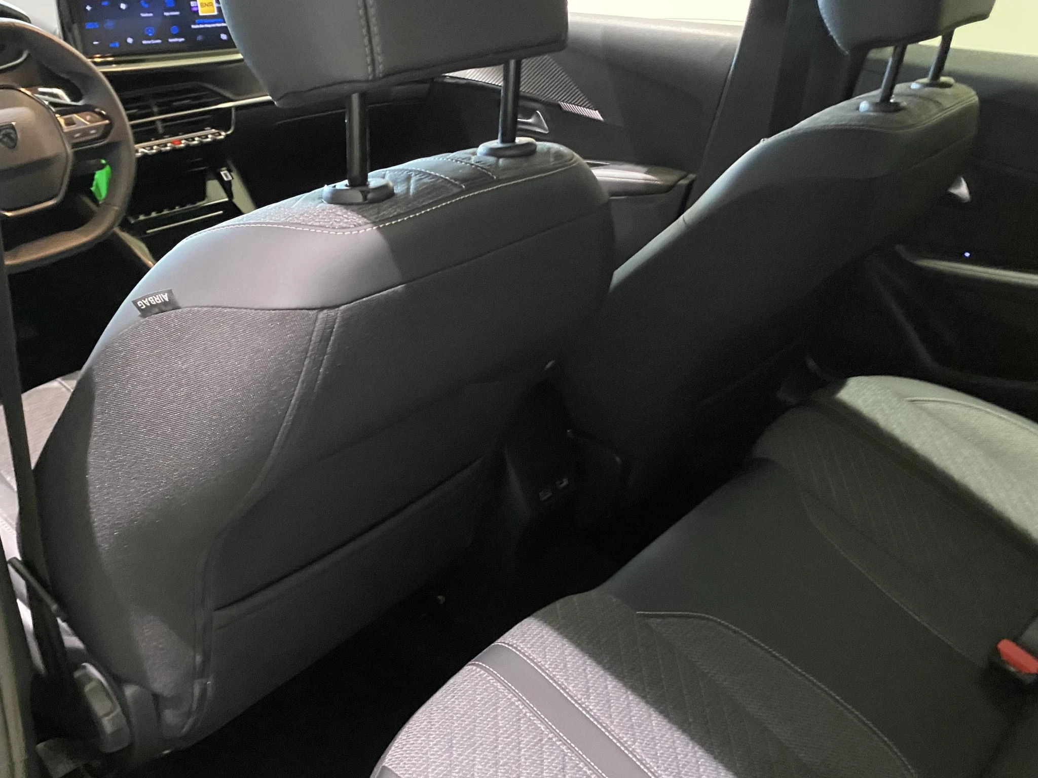 Peugeot-208-image-11