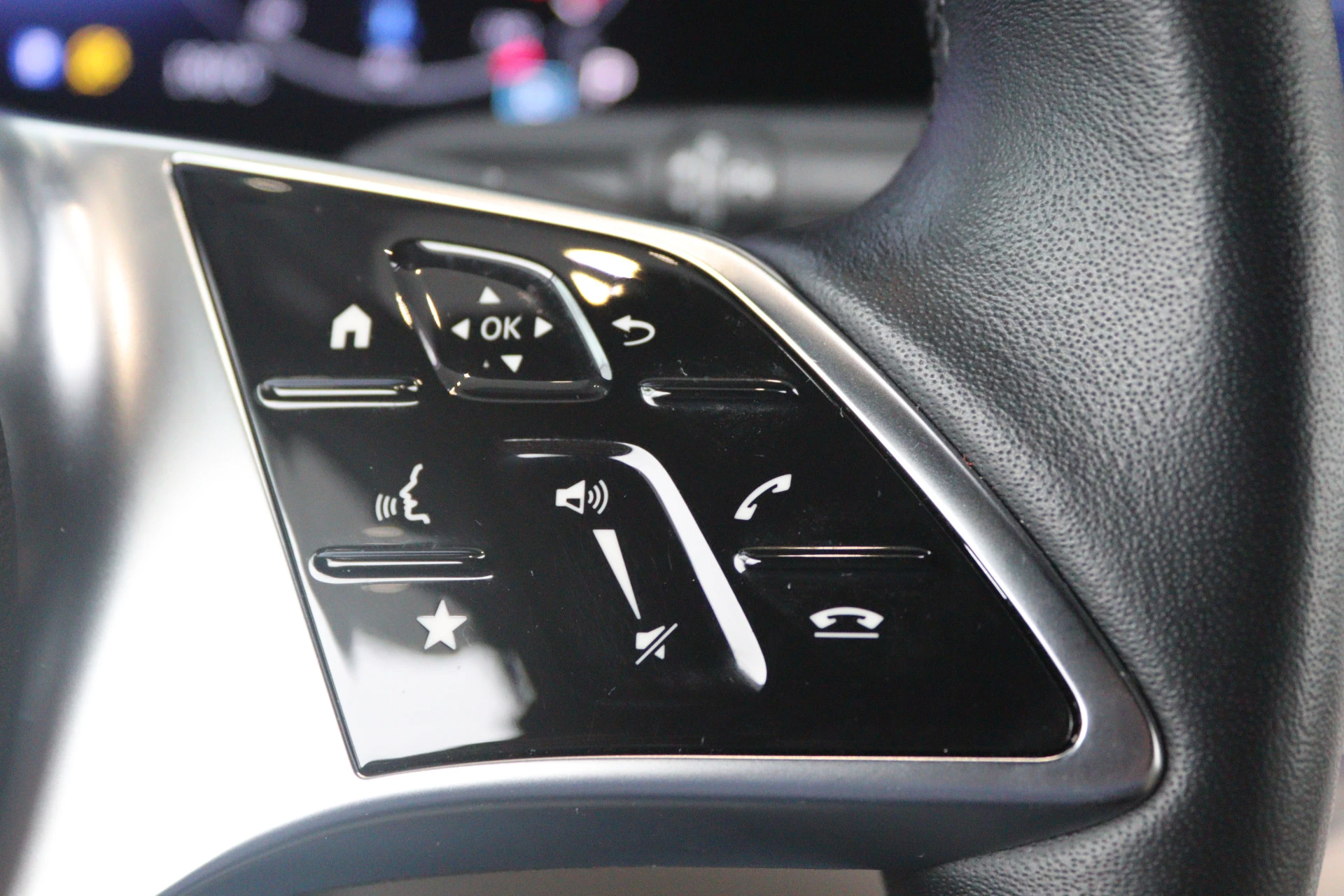 Mercedes-Benz-V-Klasse-image-17