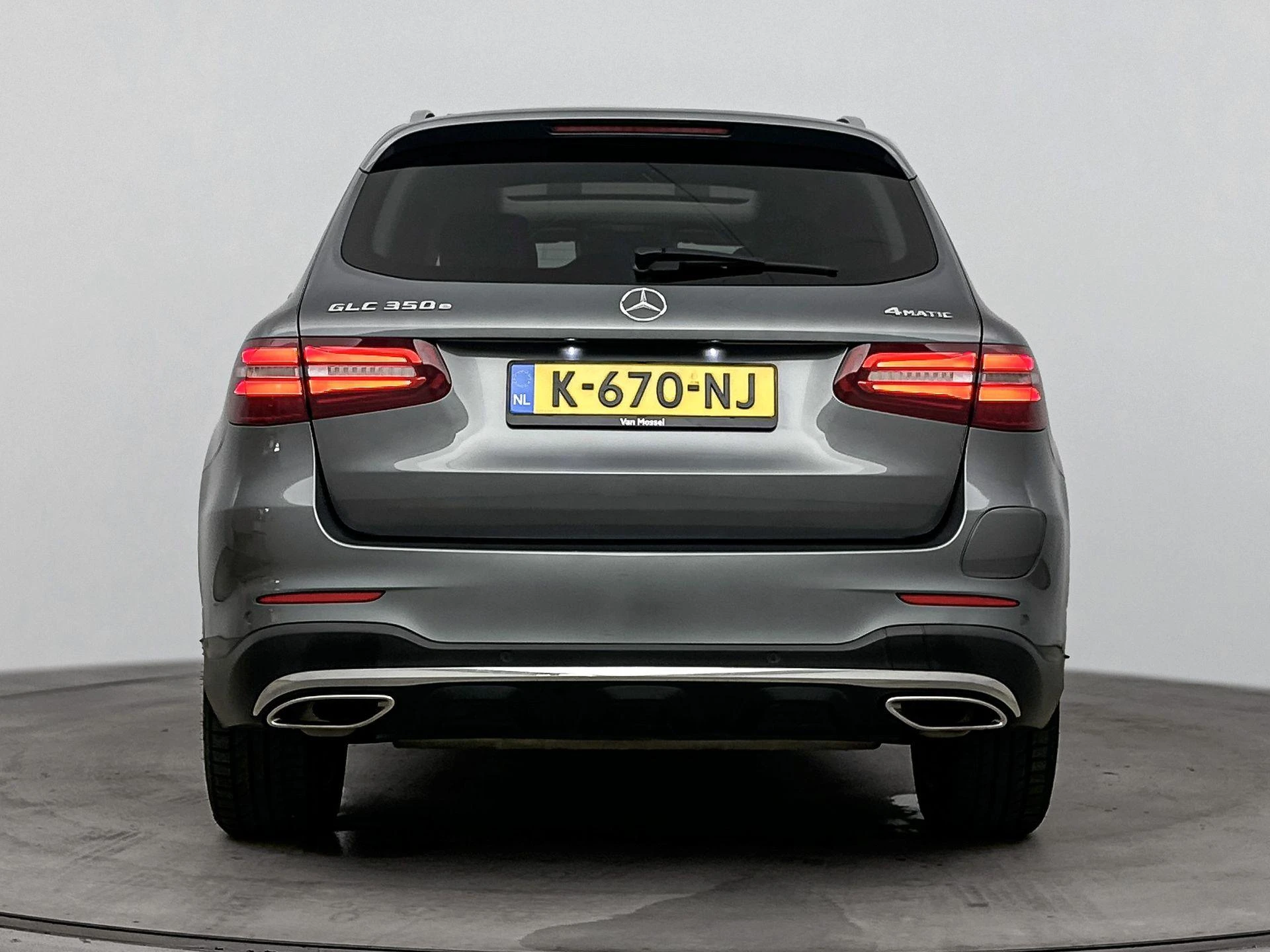 Mercedes-Benz-GLC-image-2