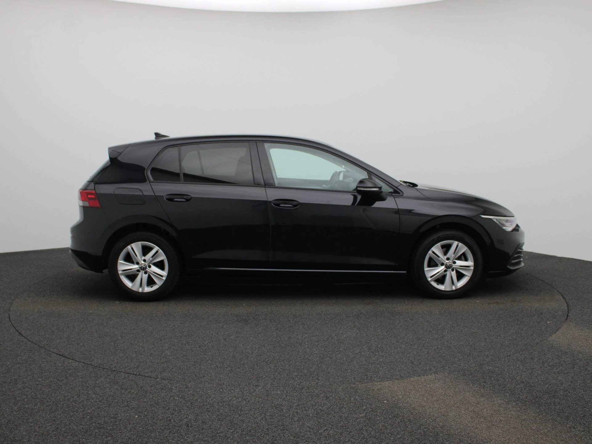 Volkswagen-Golf-image-5