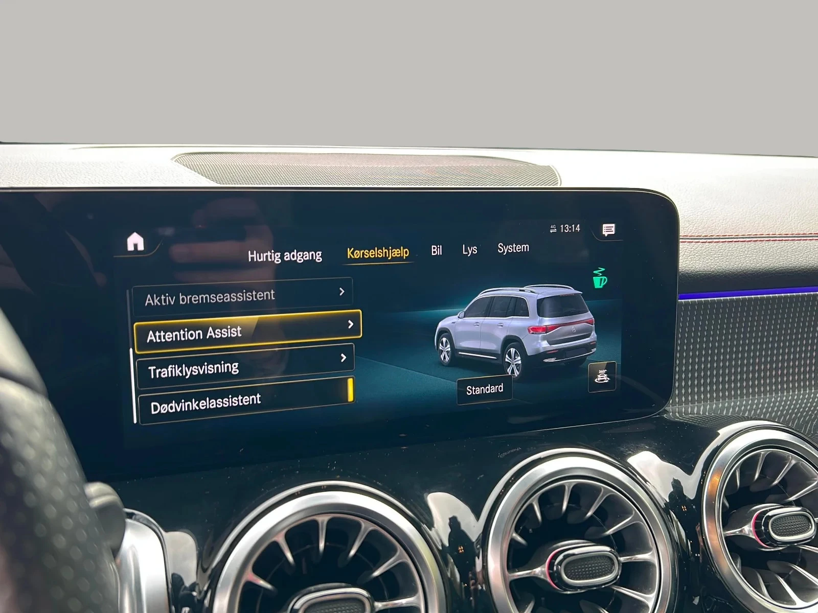 Mercedes-Benz-EQB-image-15