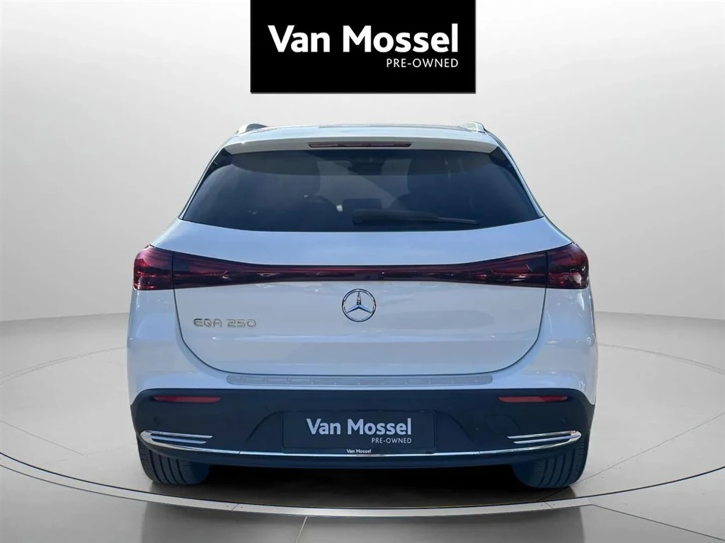 Mercedes-Benz-EQA-image-5