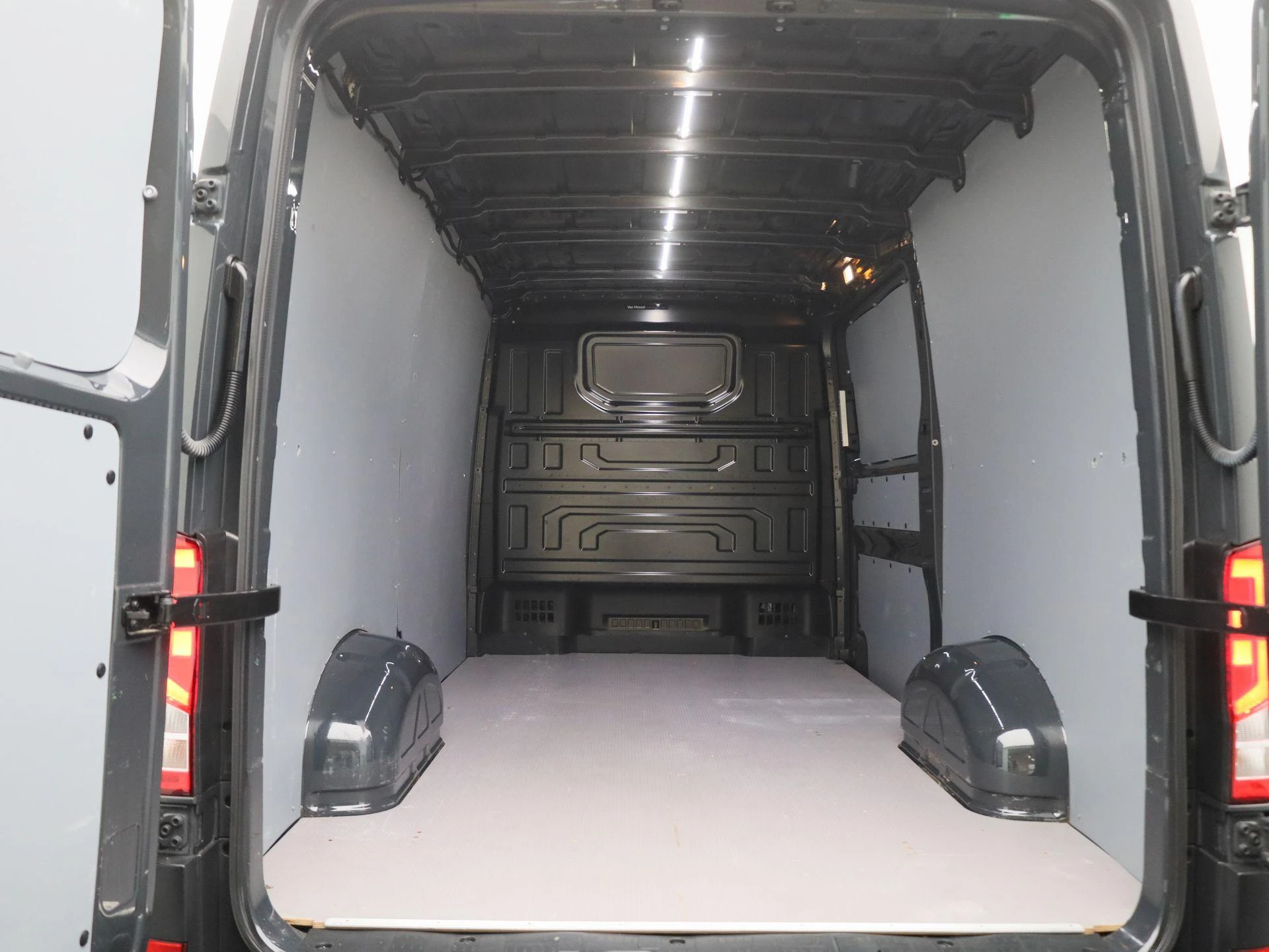 Volkswagen-Crafter-image-14