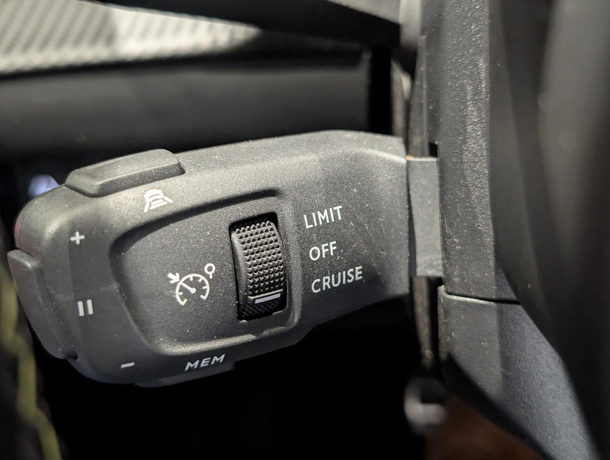 Peugeot-e-208-image-17