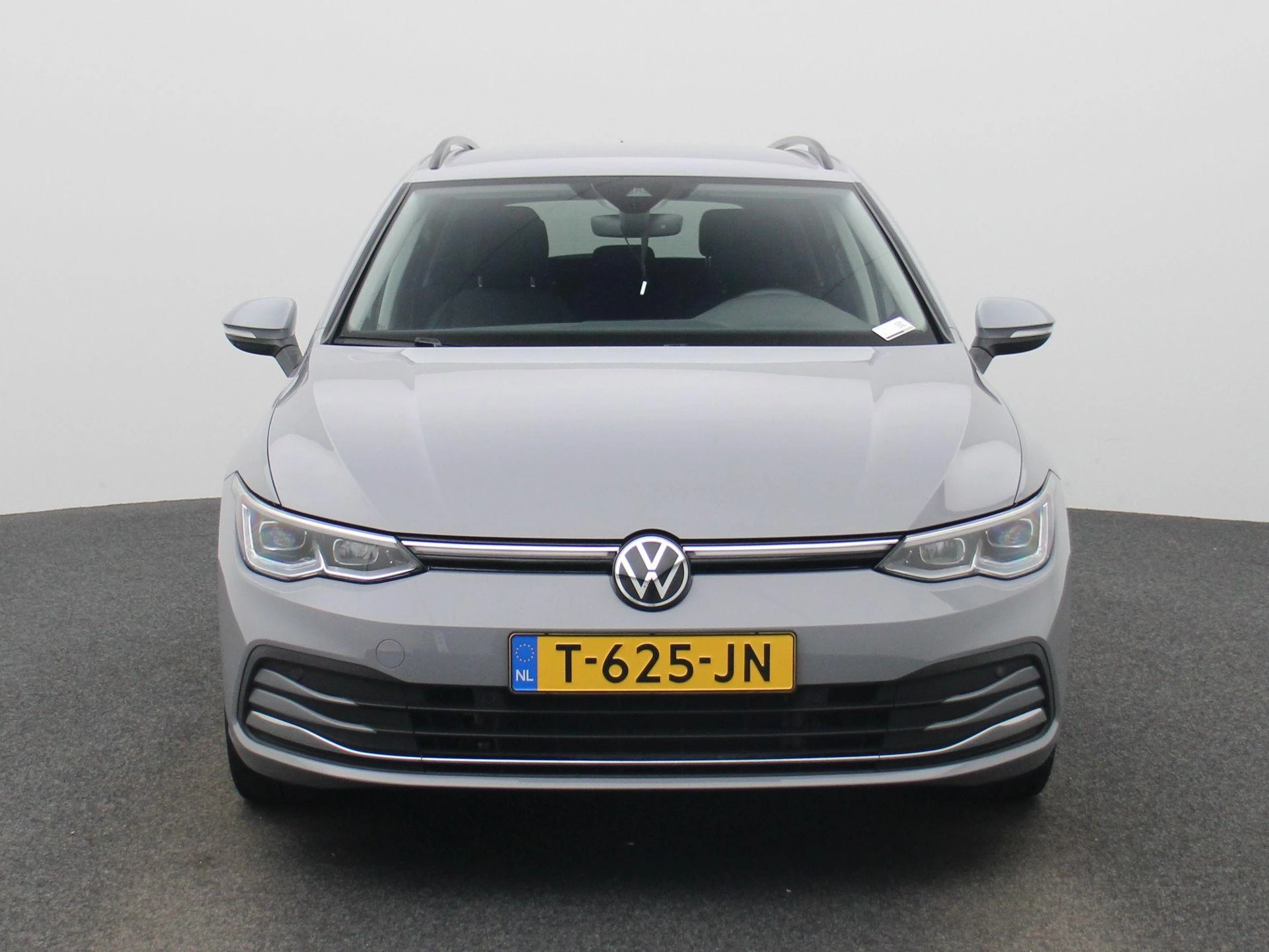 Volkswagen-Golf-image-4