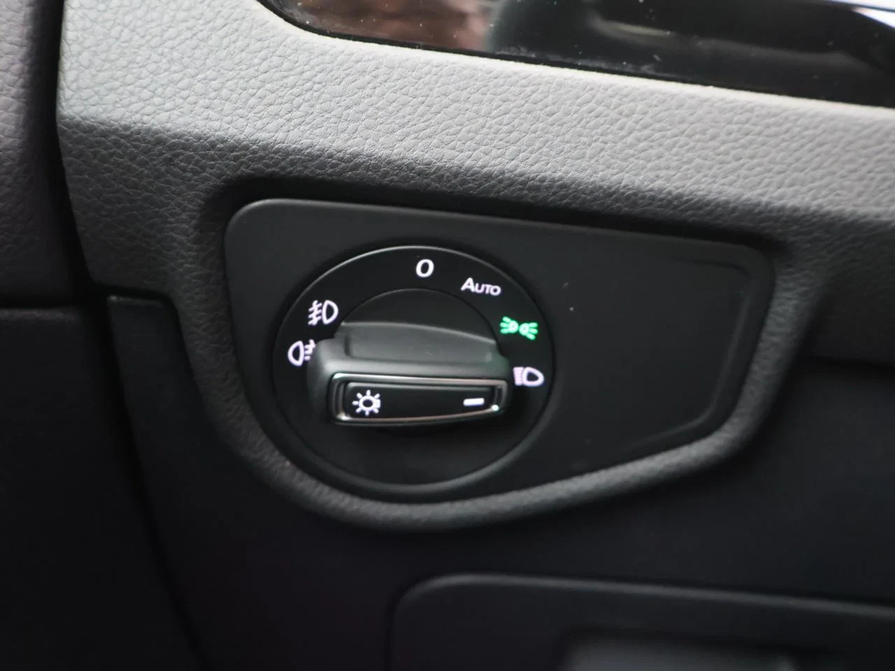 Volkswagen Touran 1.5 TSI Highline Business *AUTOMAAT*PANO DAK*TREKHAAK*7ZITPL*NAVI*BLTH*CRUISE*PDC*...