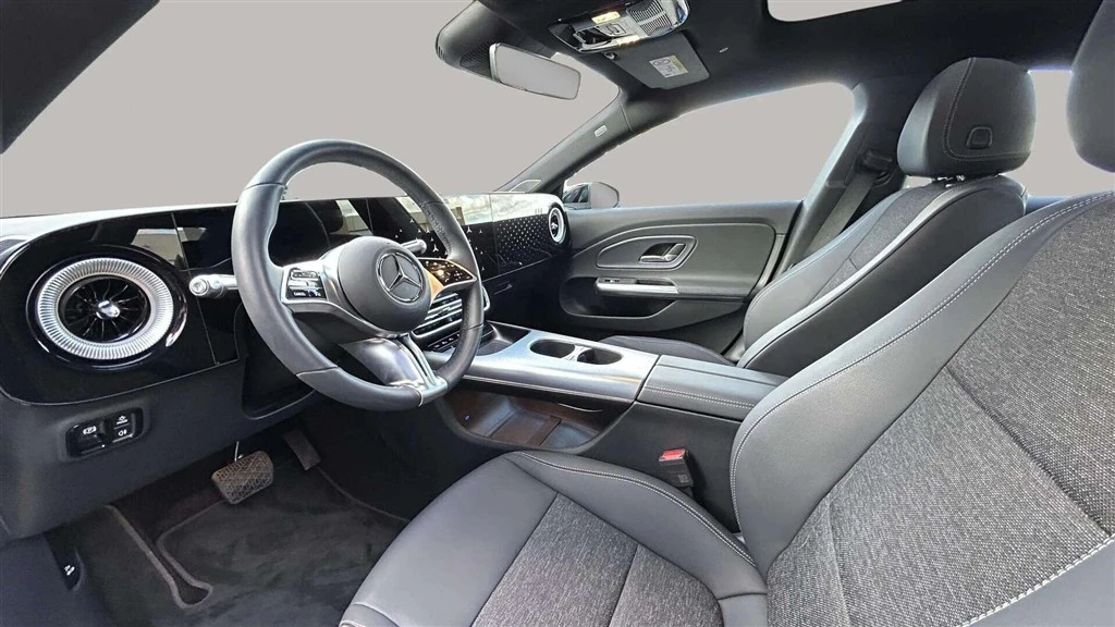 Mercedes-Benz-CLA-image-9