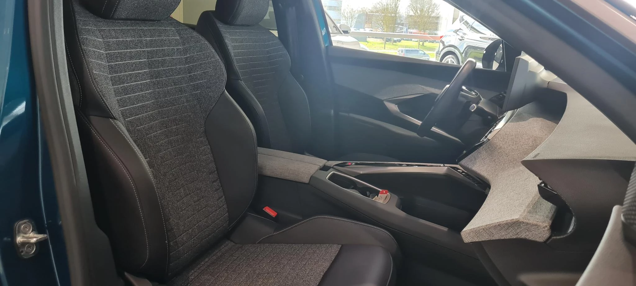 Peugeot 5008 1.2 Hybrid 145 Allure