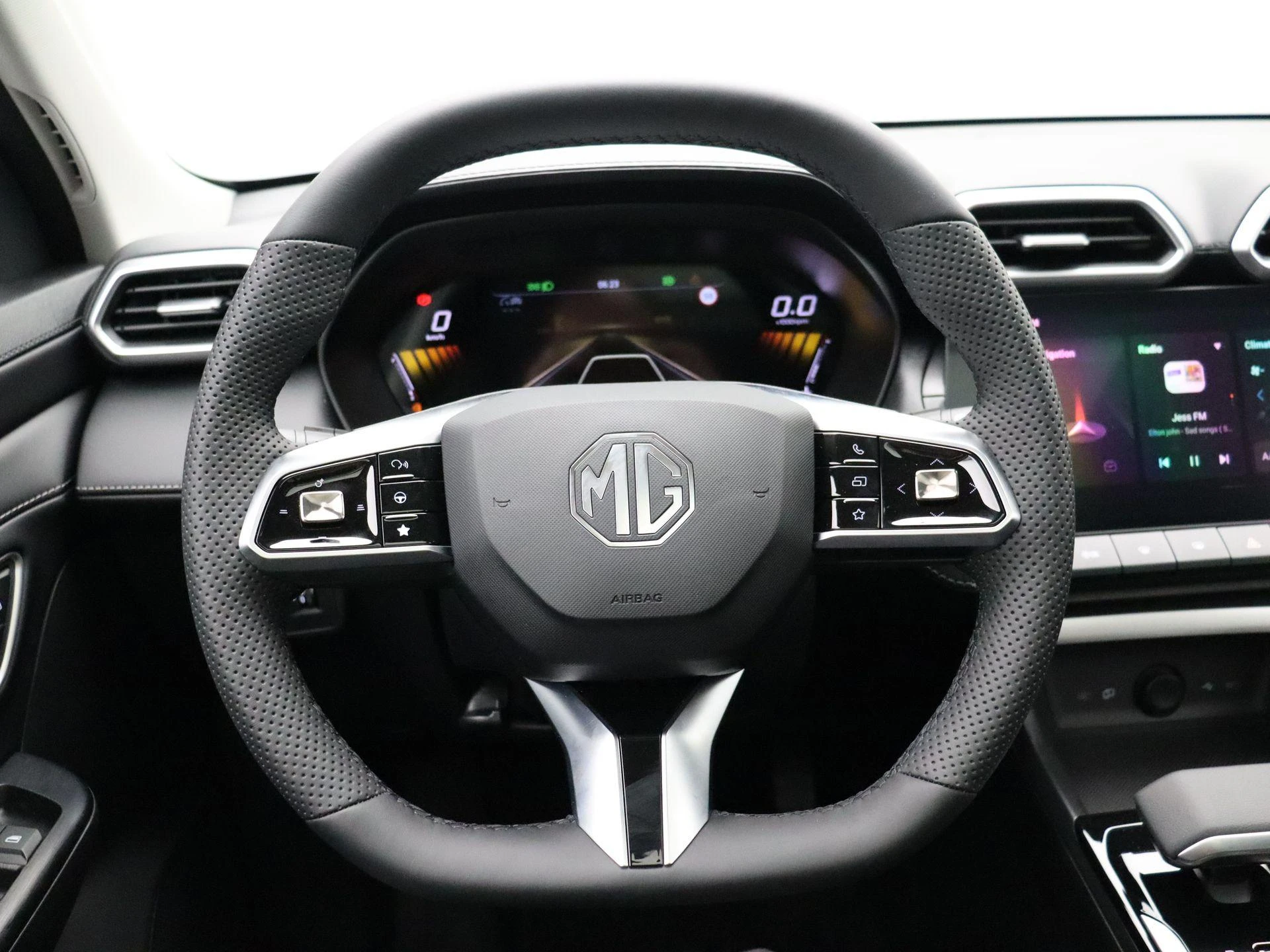 MG-ZS-image-13