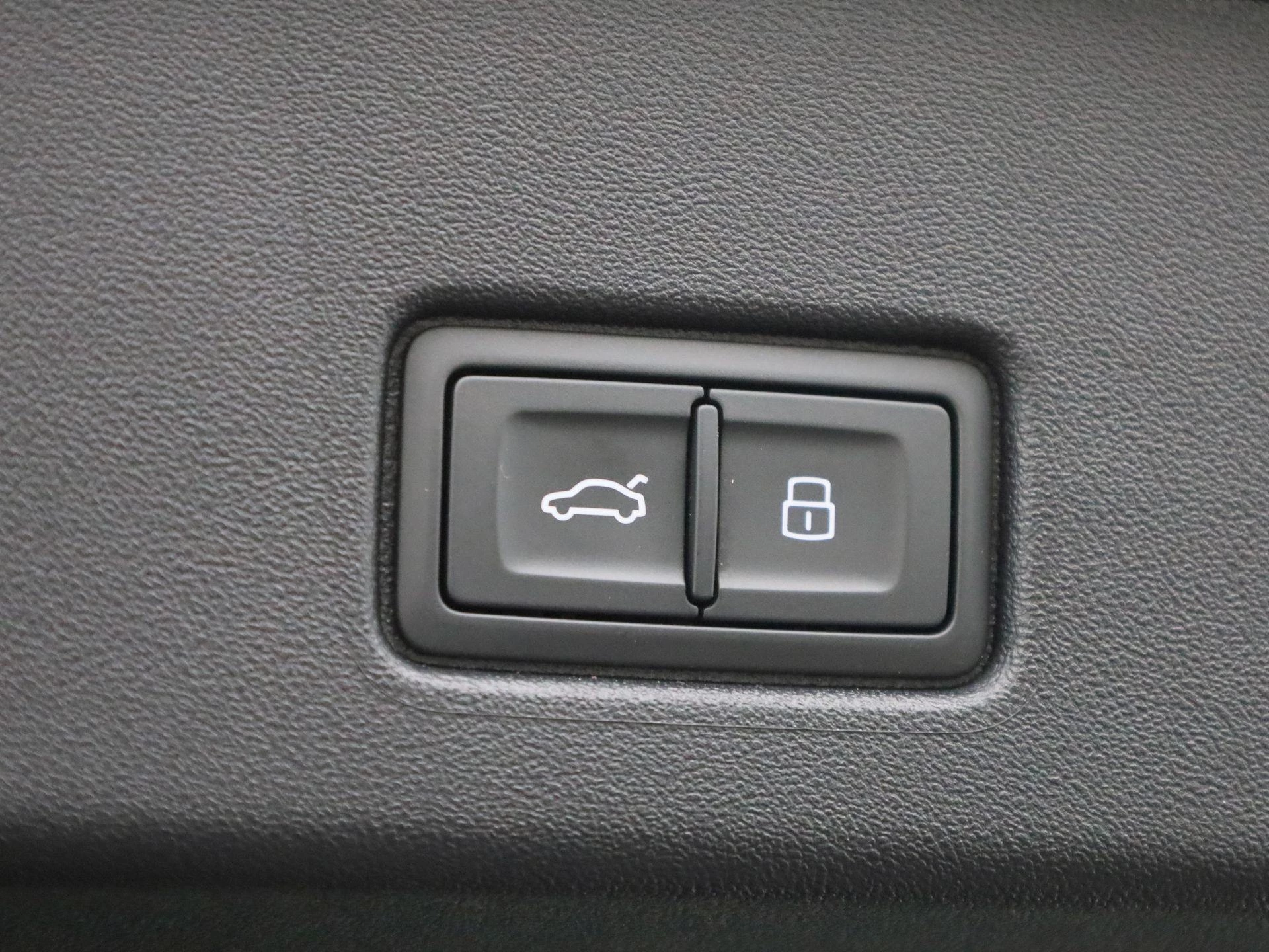 Audi-Q4 e-tron-image-14
