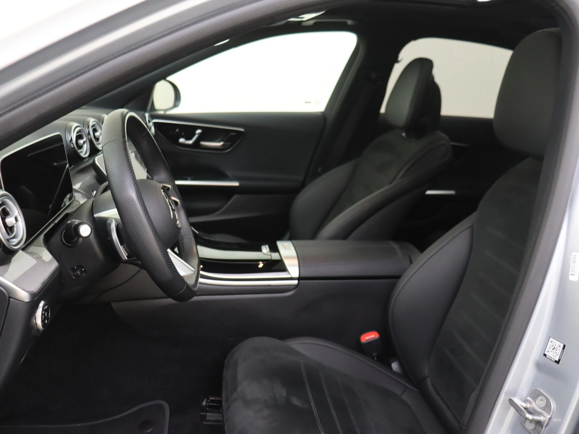 Mercedes-Benz-C-Klasse-image-10