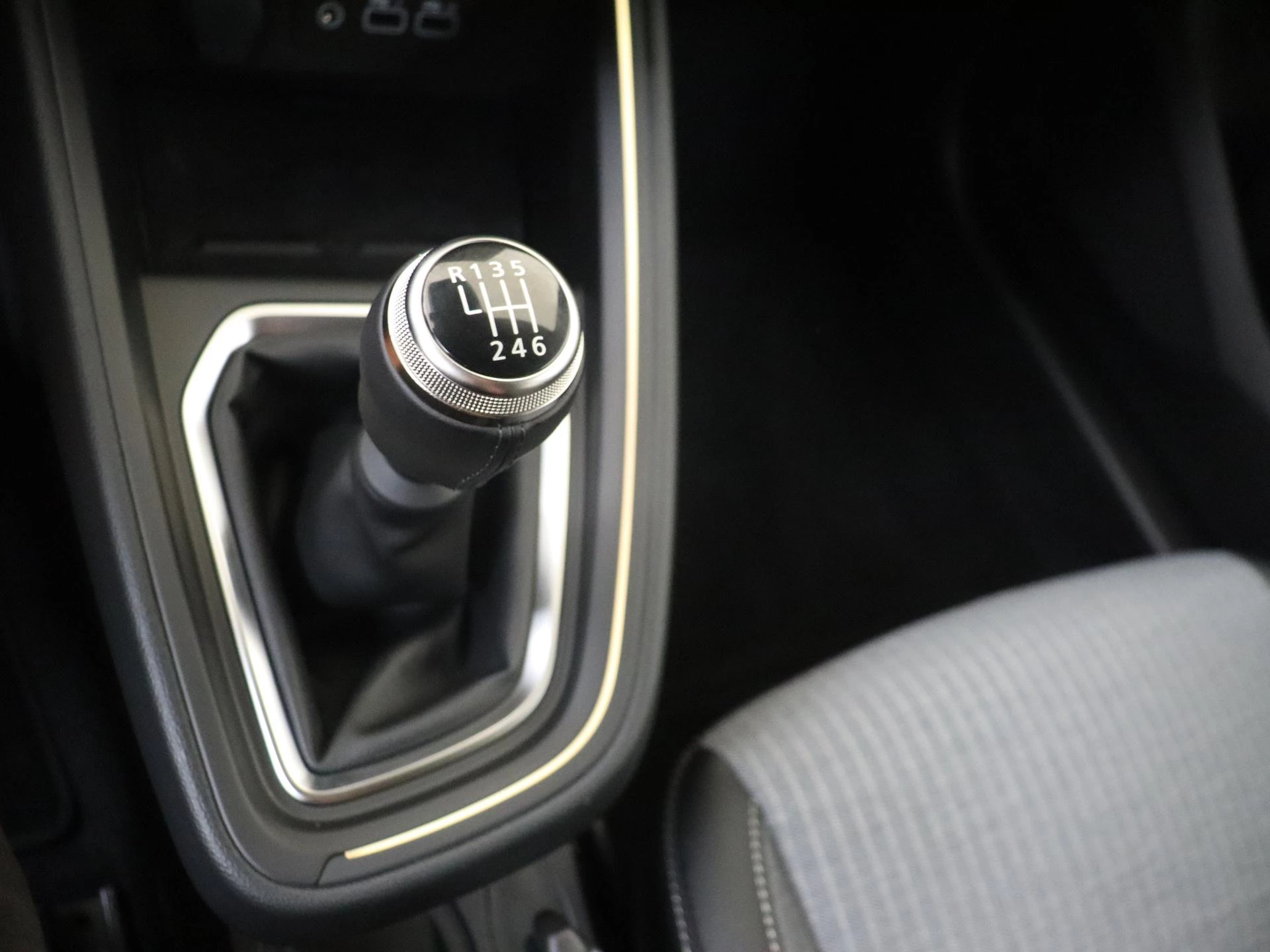 Renault-Clio-image-13