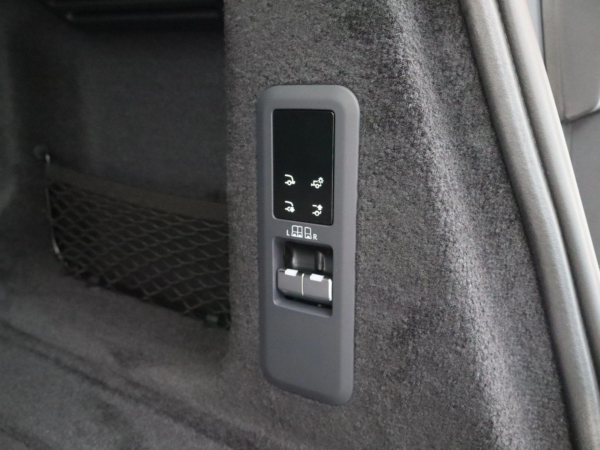 Land Rover-Range Rover Sport-image-34
