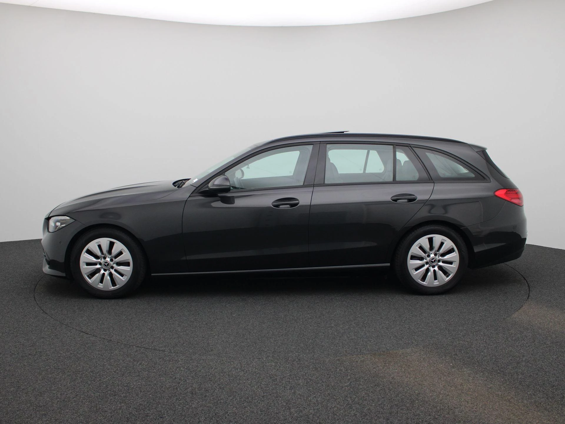 Mercedes-Benz-C-Klasse-image-3