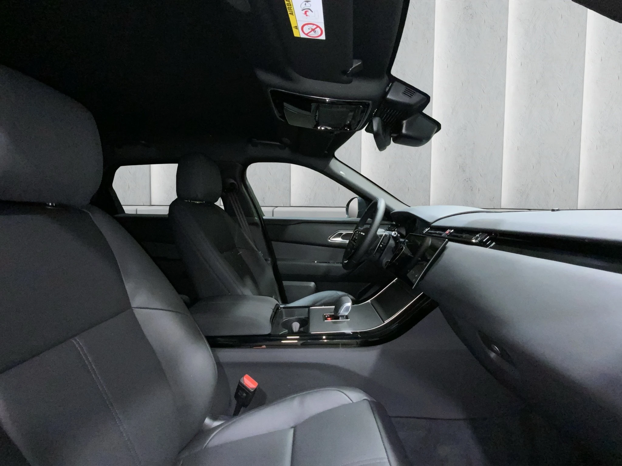 Land Rover-Range Rover Velar-image-6