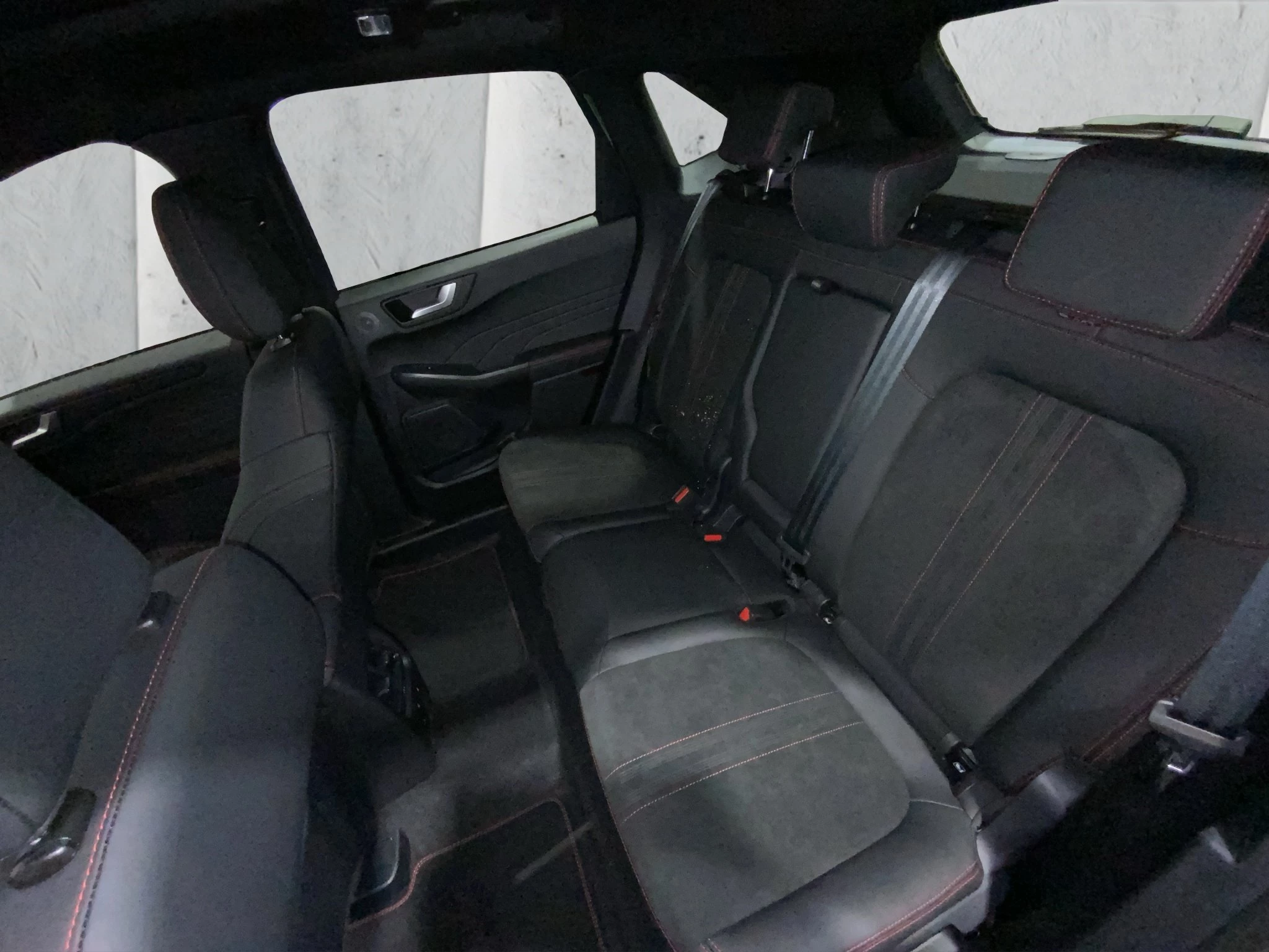 Ford Kuga ST-Line X Aut.*PANO*AHK*360GRAD*LED-MATRIX*NAVI*GRA*WINTER-PKT..