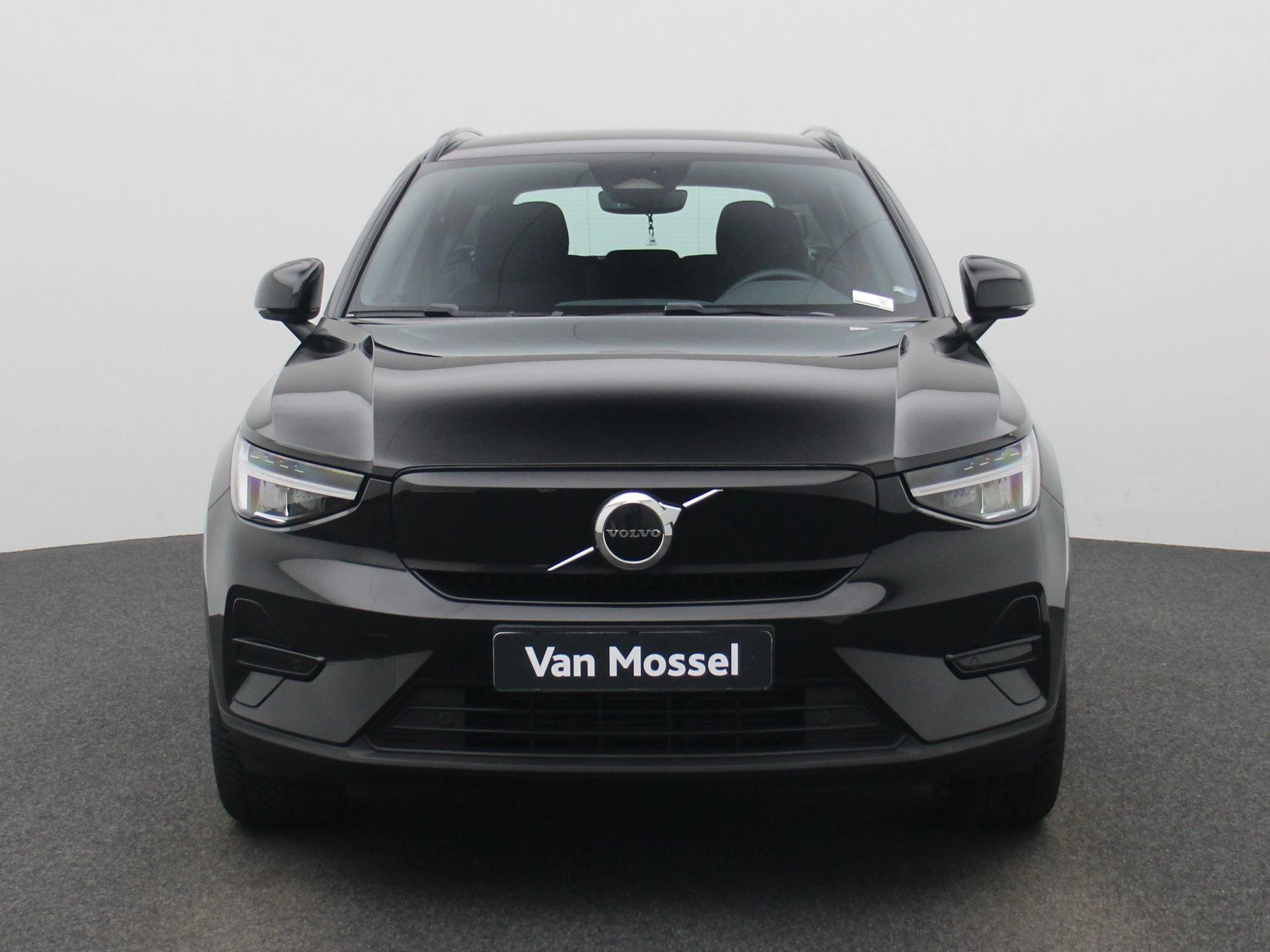 Volvo-XC40-image-2