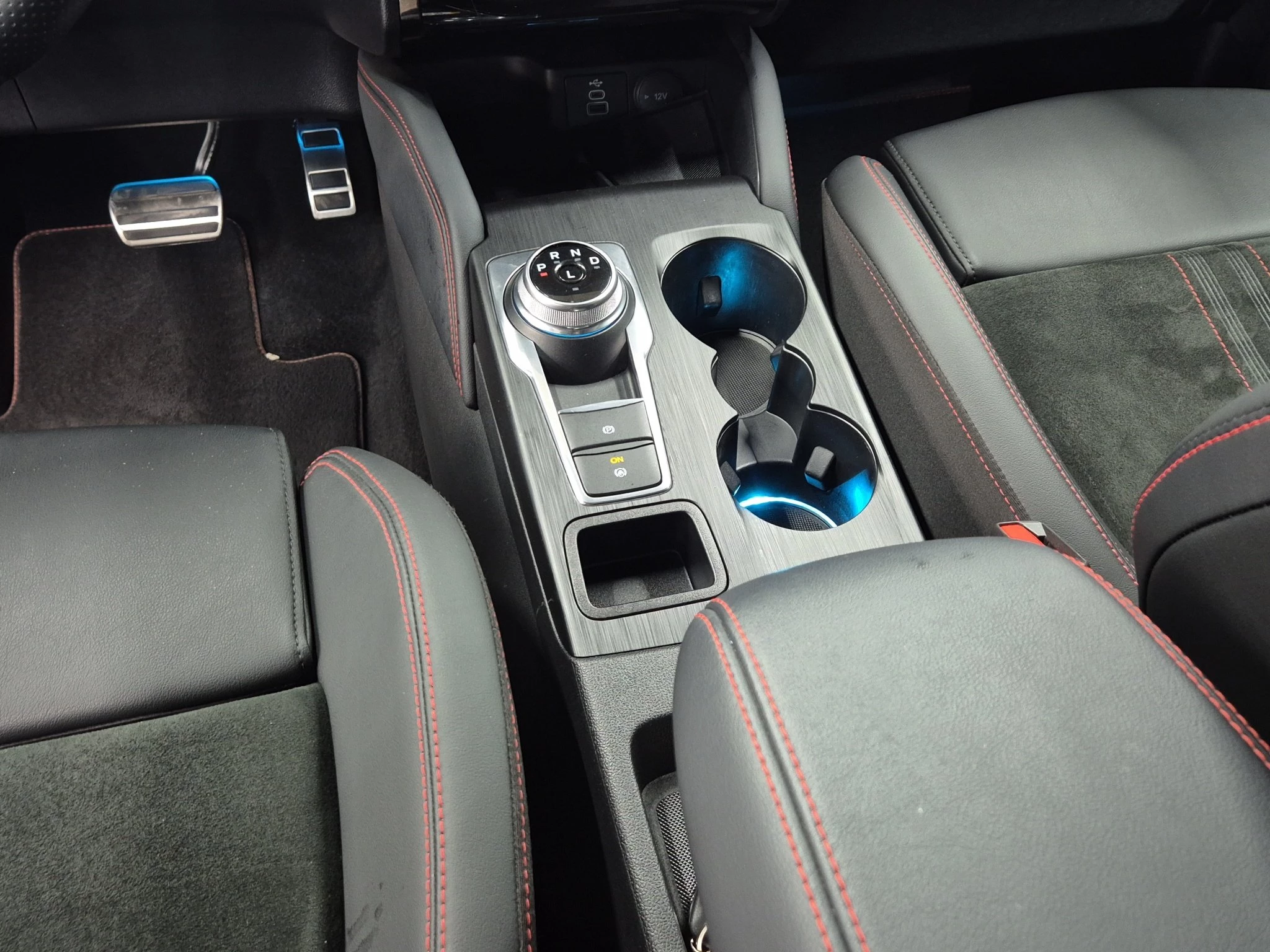 Ford Kuga ST-Line X Aut.*360GRAD*LED-MATRIX*NAVI*GRA*WINTER-PKT.