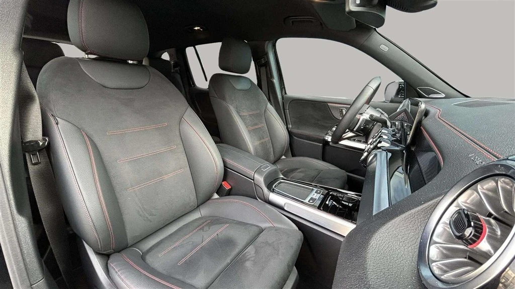 Mercedes-Benz-EQB-image-21