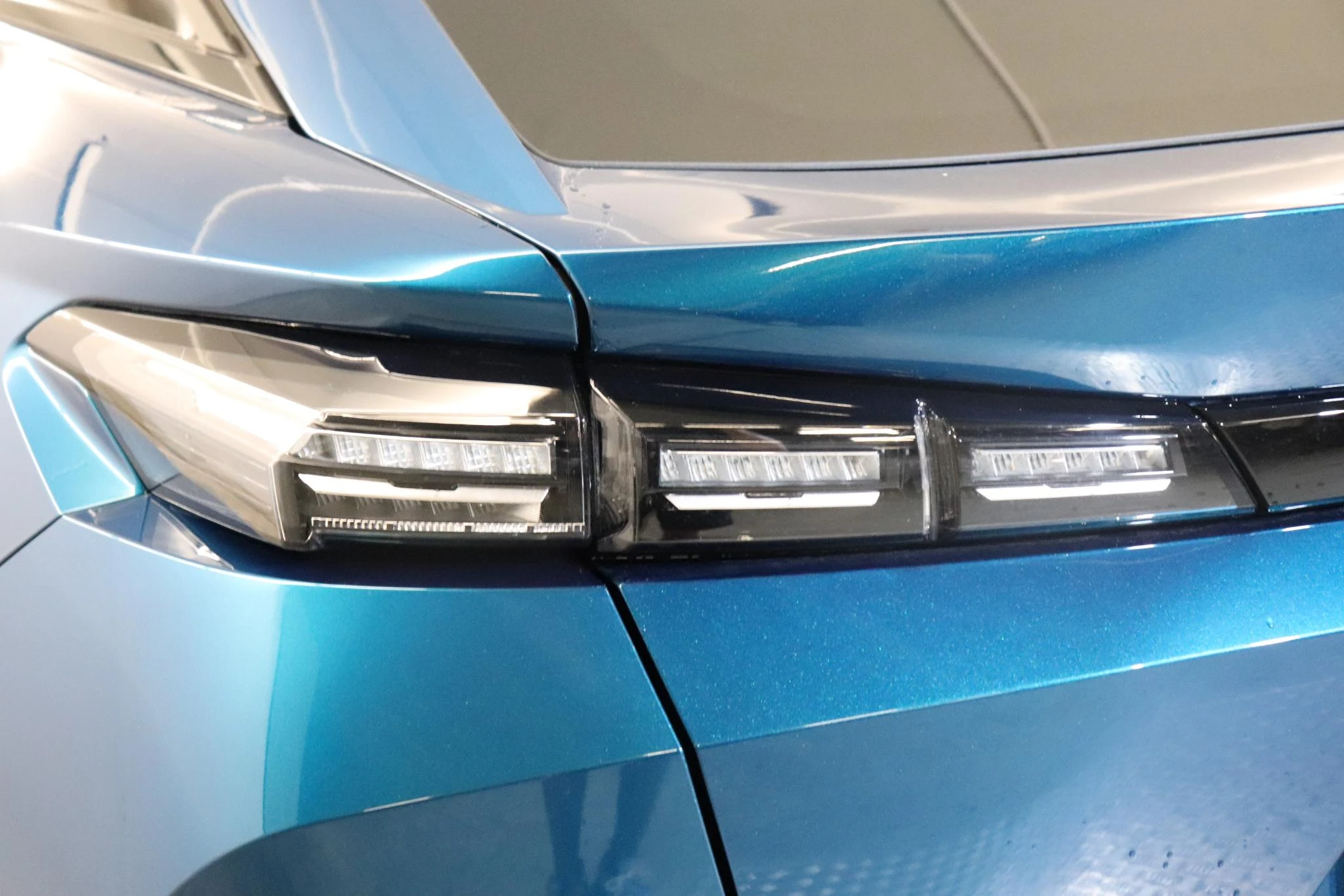 Peugeot 408 1.6 Hybrid 180 S&S EAT8 Allure