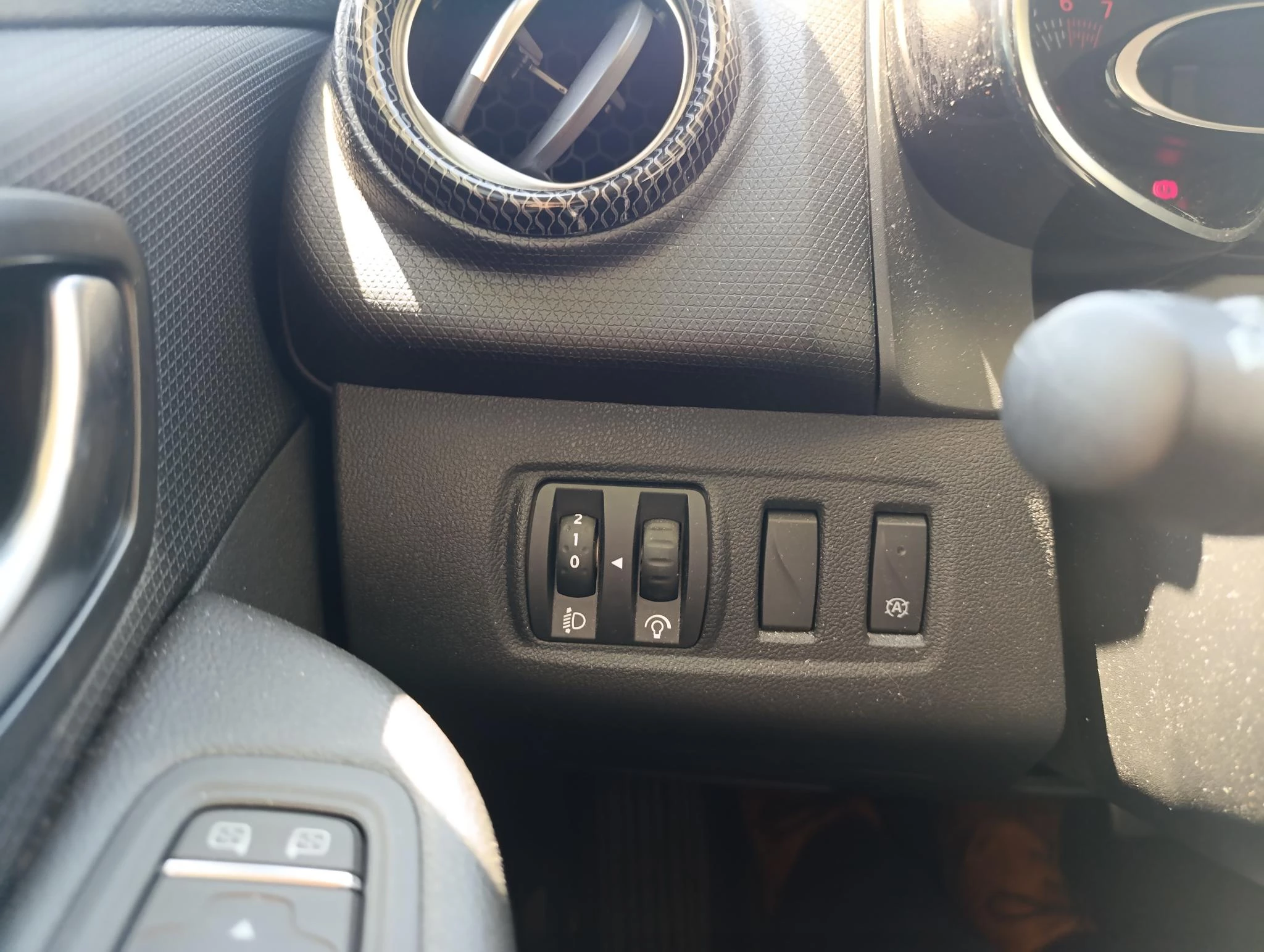 Renault-Clio-image-16
