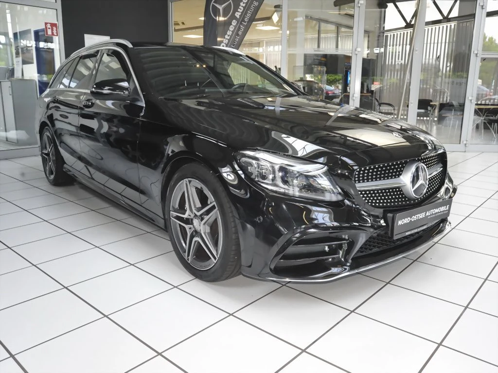 Mercedes-Benz-C-Klasse 300-image-3